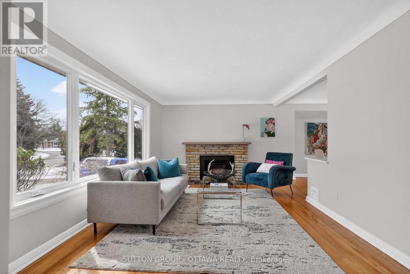 499 Neighbourhood Way, Ottawa, Ontario  K1G 0J3 - Photo 3 - X12920444