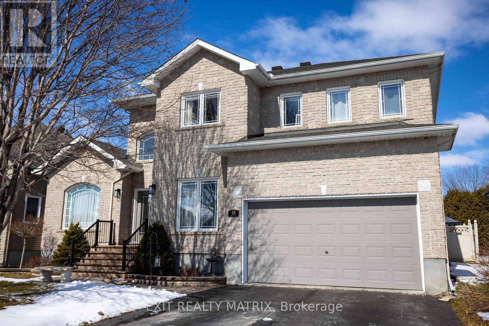 48 DE LA RIVE DRIVE, Russell, Ontario