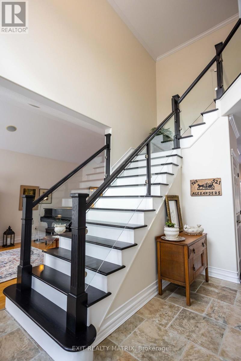 48 De La Rive Drive, Russell, Ontario  K0A 1W0 - Photo 20 - X12920460