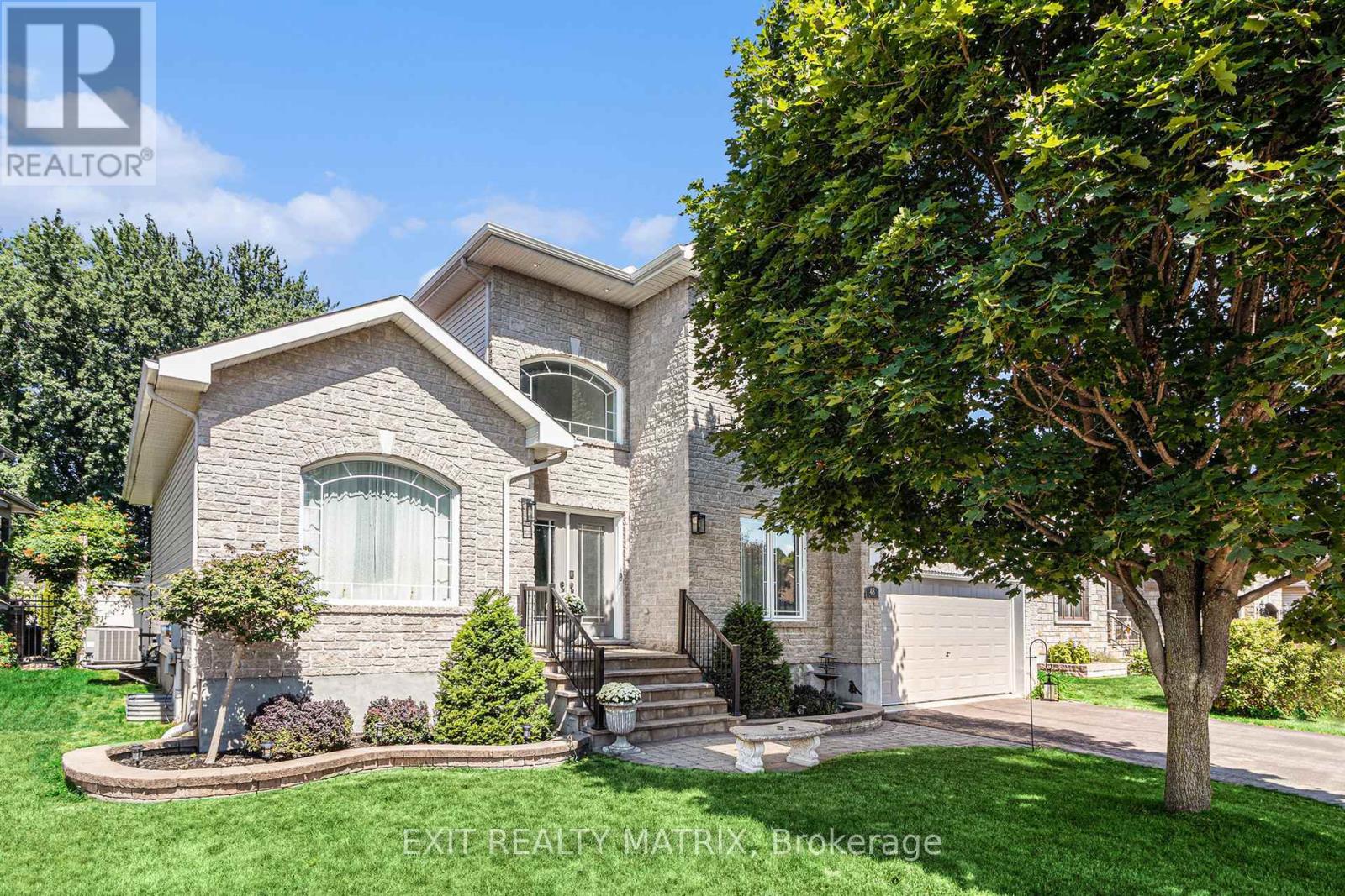 48 De La Rive Drive, Russell, Ontario  K0A 1W0 - Photo 4 - X12920460