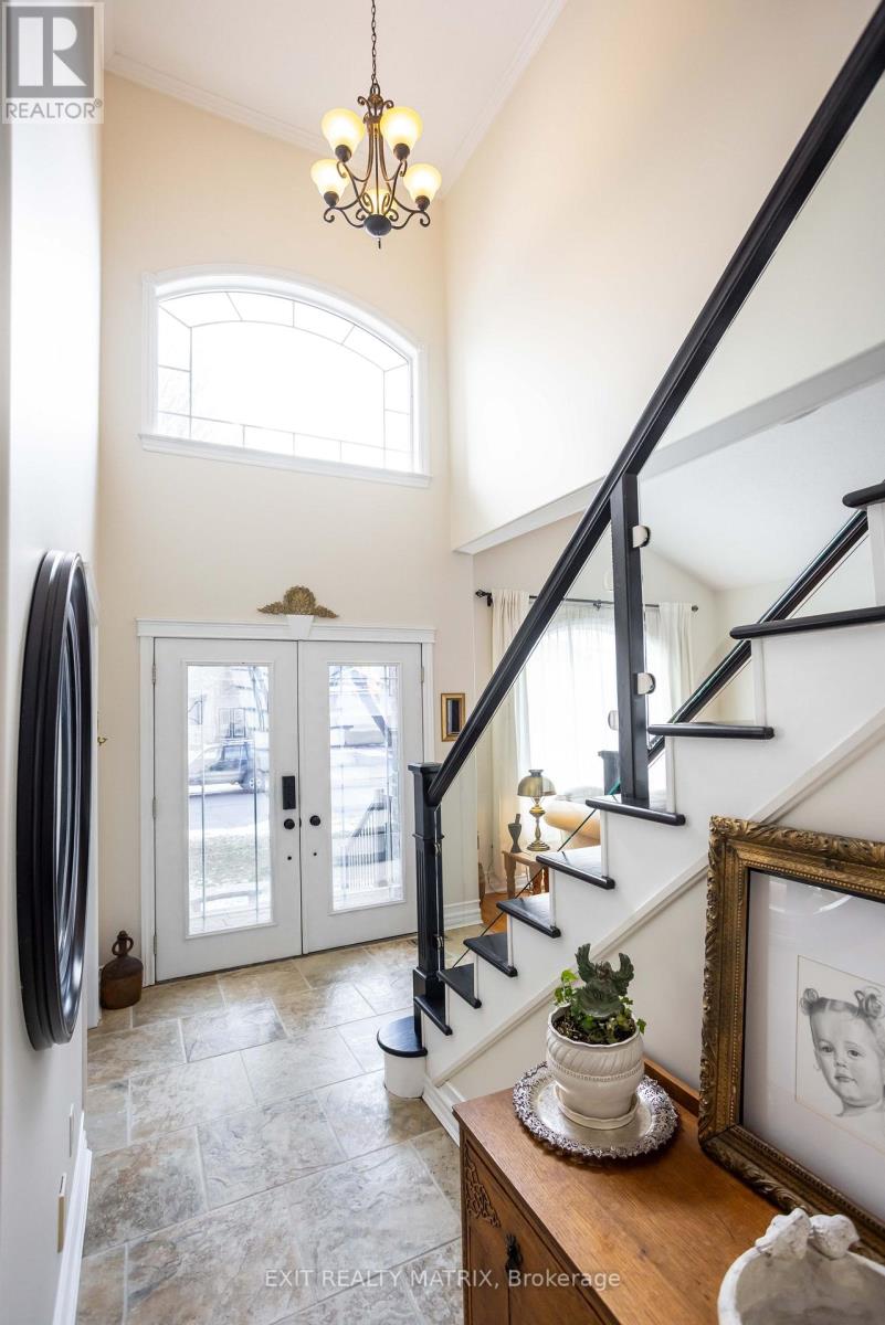 48 De La Rive Drive, Russell, Ontario  K0A 1W0 - Photo 5 - X12920460