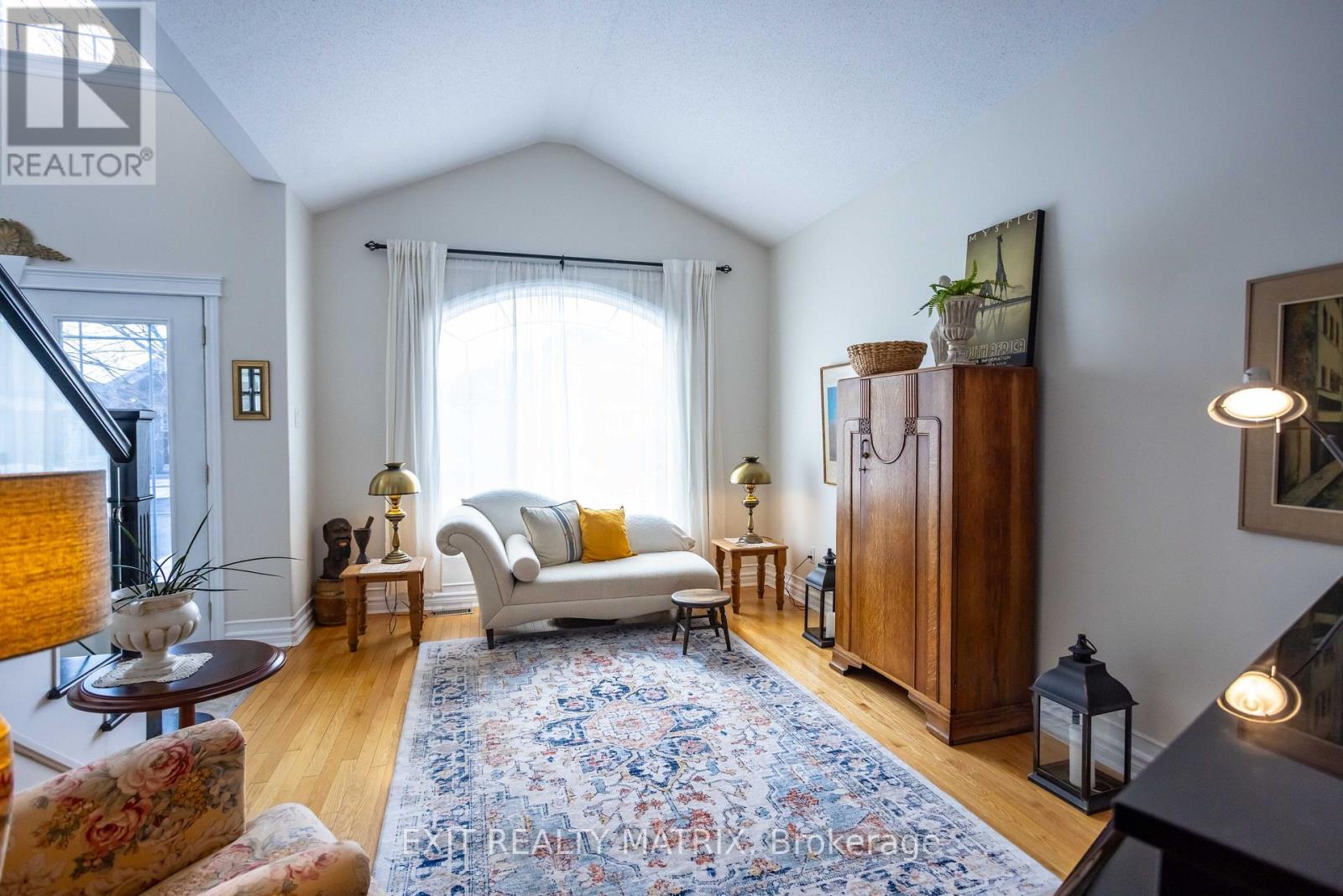 48 De La Rive Drive, Russell, Ontario  K0A 1W0 - Photo 7 - X12920460