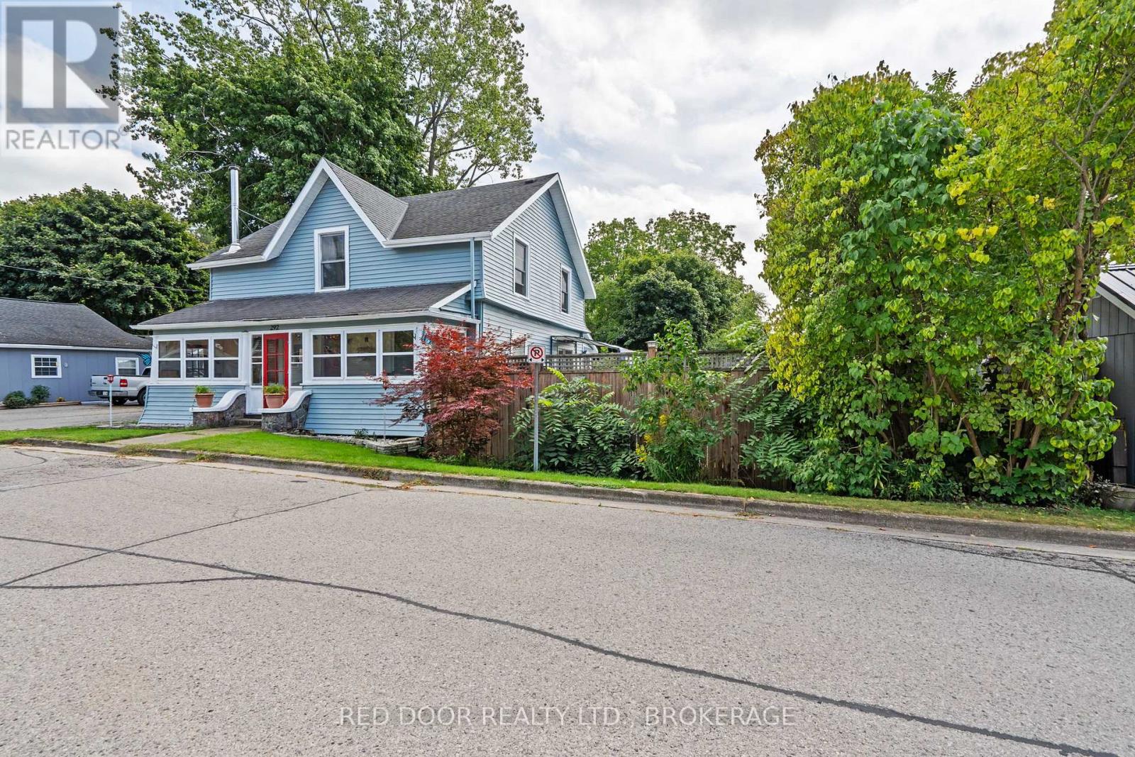 292 Hetty Street W, Central Elgin, Ontario  N5L 1C1 - Photo 2 - X12920450