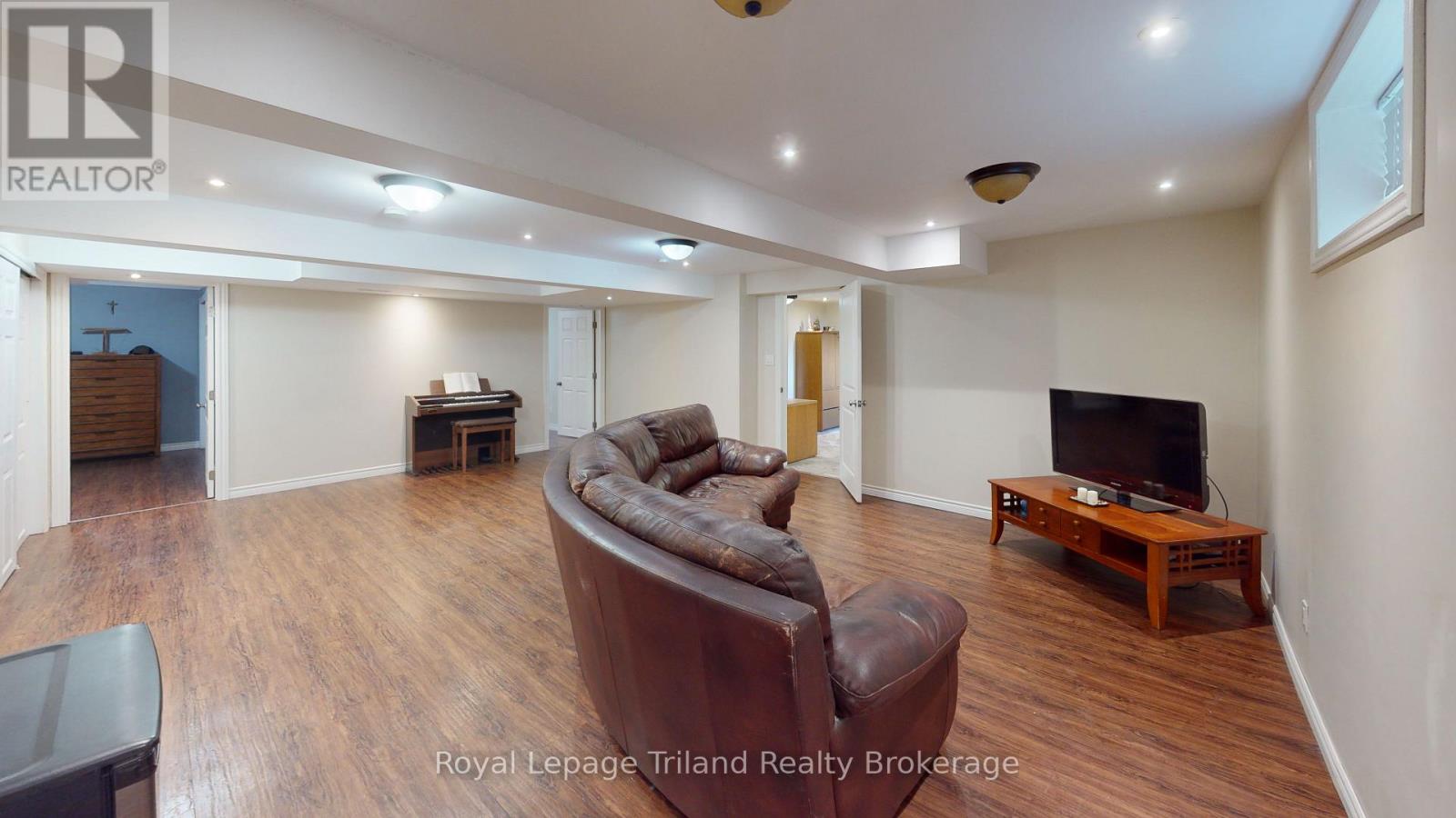 20 Centennial Crescent, Wilmot, Ontario  N3A 1K9 - Photo 23 - X12920476