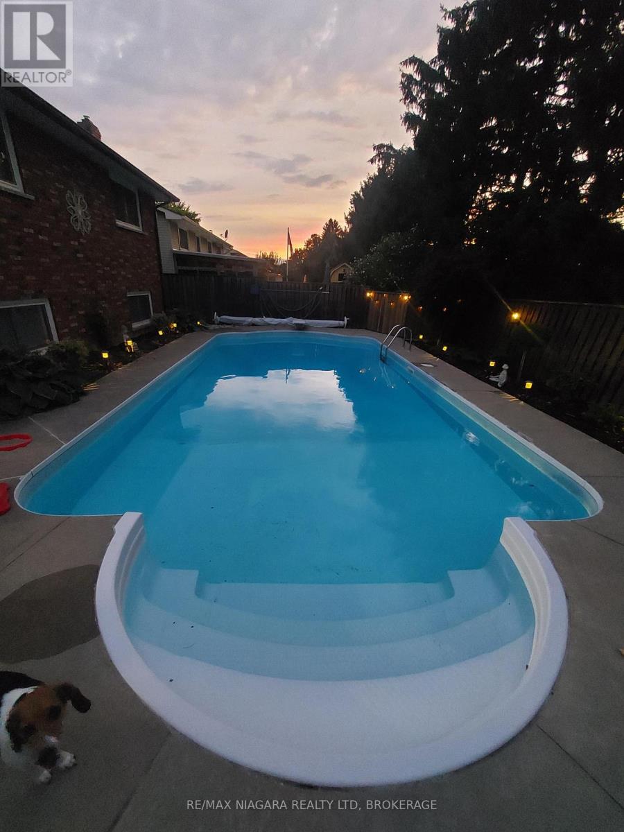 104 Whiteoak Crescent, Welland, Ontario  L3C 6E6 - Photo 3 - X12919646