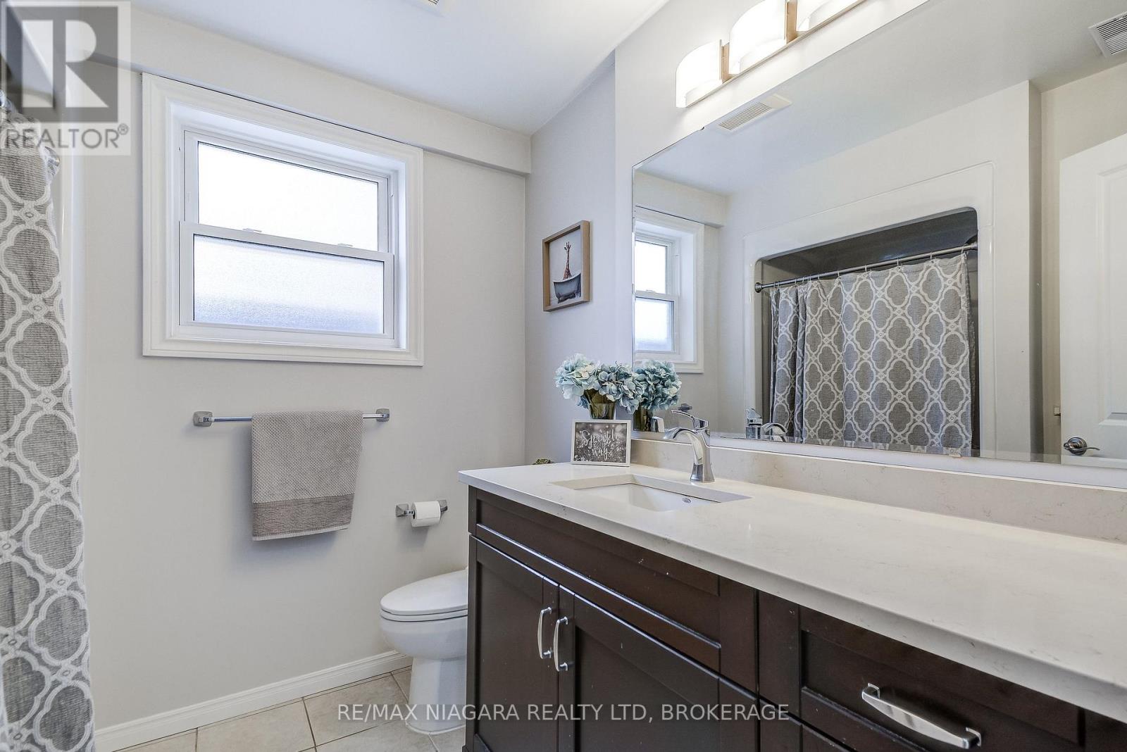 104 Whiteoak Crescent, Welland, Ontario  L3C 6E6 - Photo 26 - X12919646