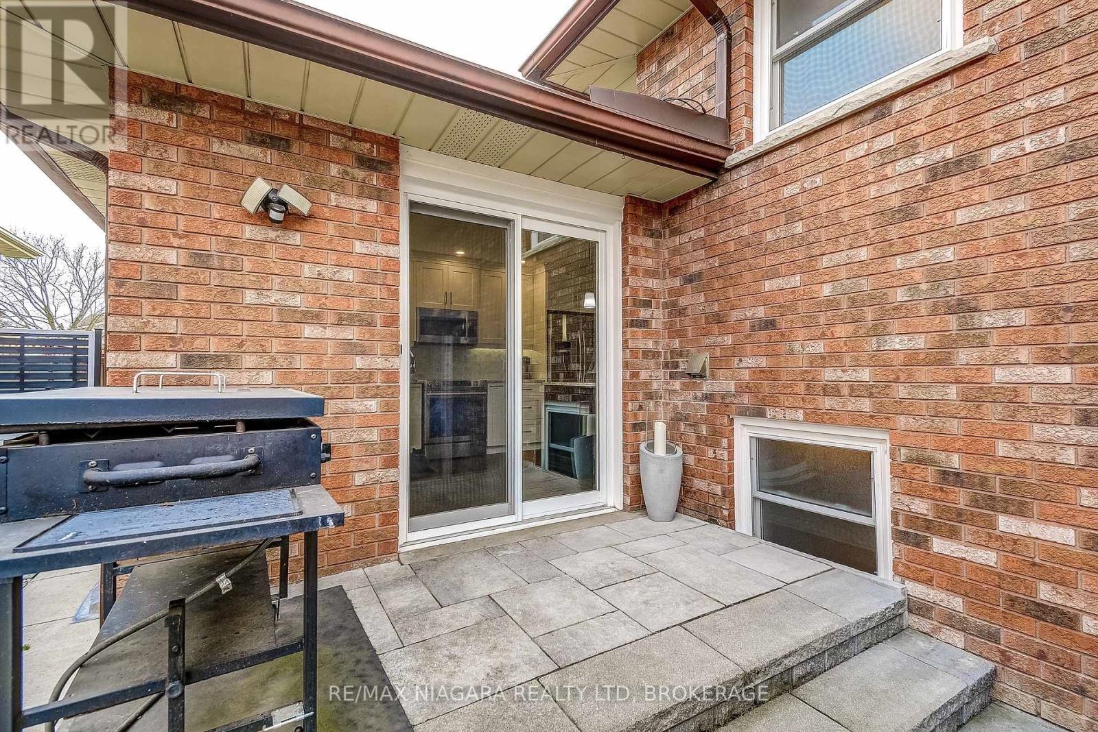 104 Whiteoak Crescent, Welland, Ontario  L3C 6E6 - Photo 48 - X12919646