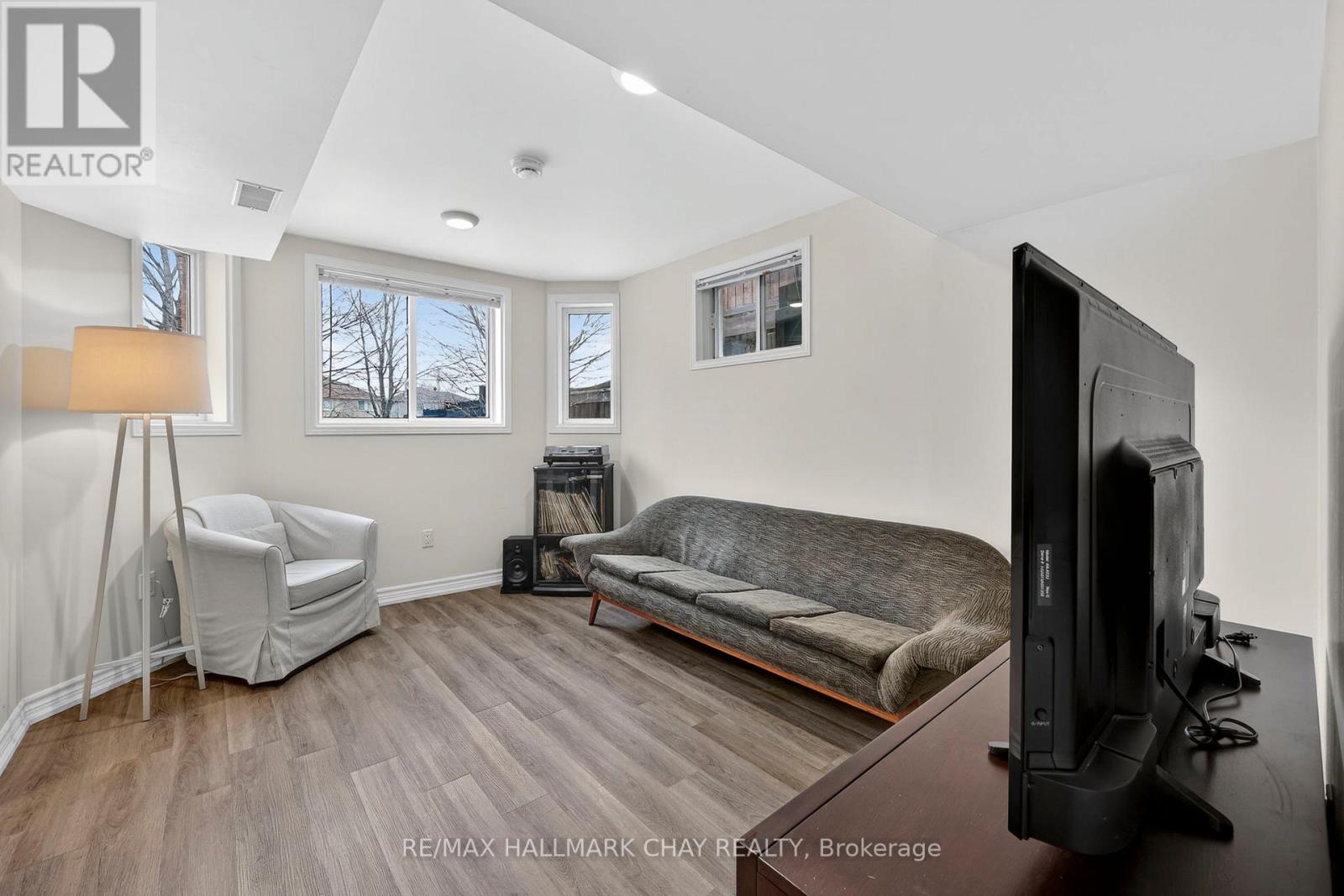 12 Dunnett Drive, Barrie (Ardagh), Ontario  L4N 0H9 - Photo 22 - S12920050