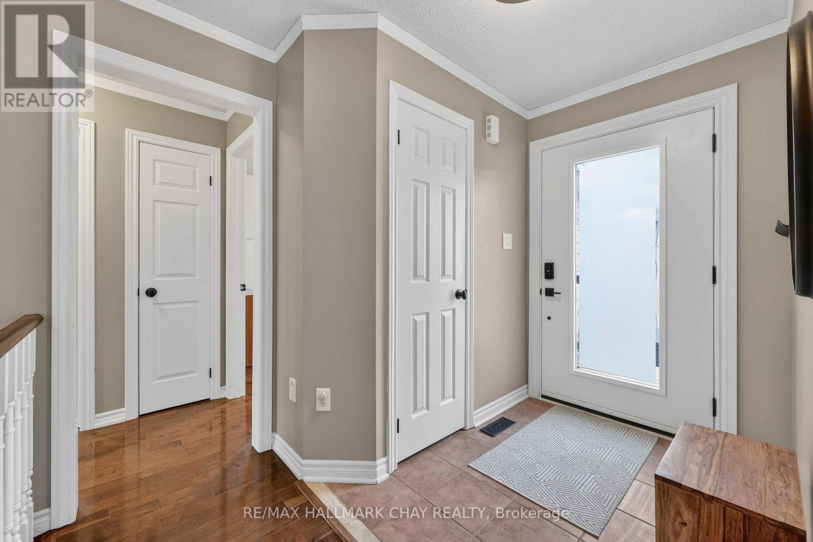 12 Dunnett Drive, Barrie (Ardagh), Ontario  L4N 0H9 - Photo 2 - S12920050