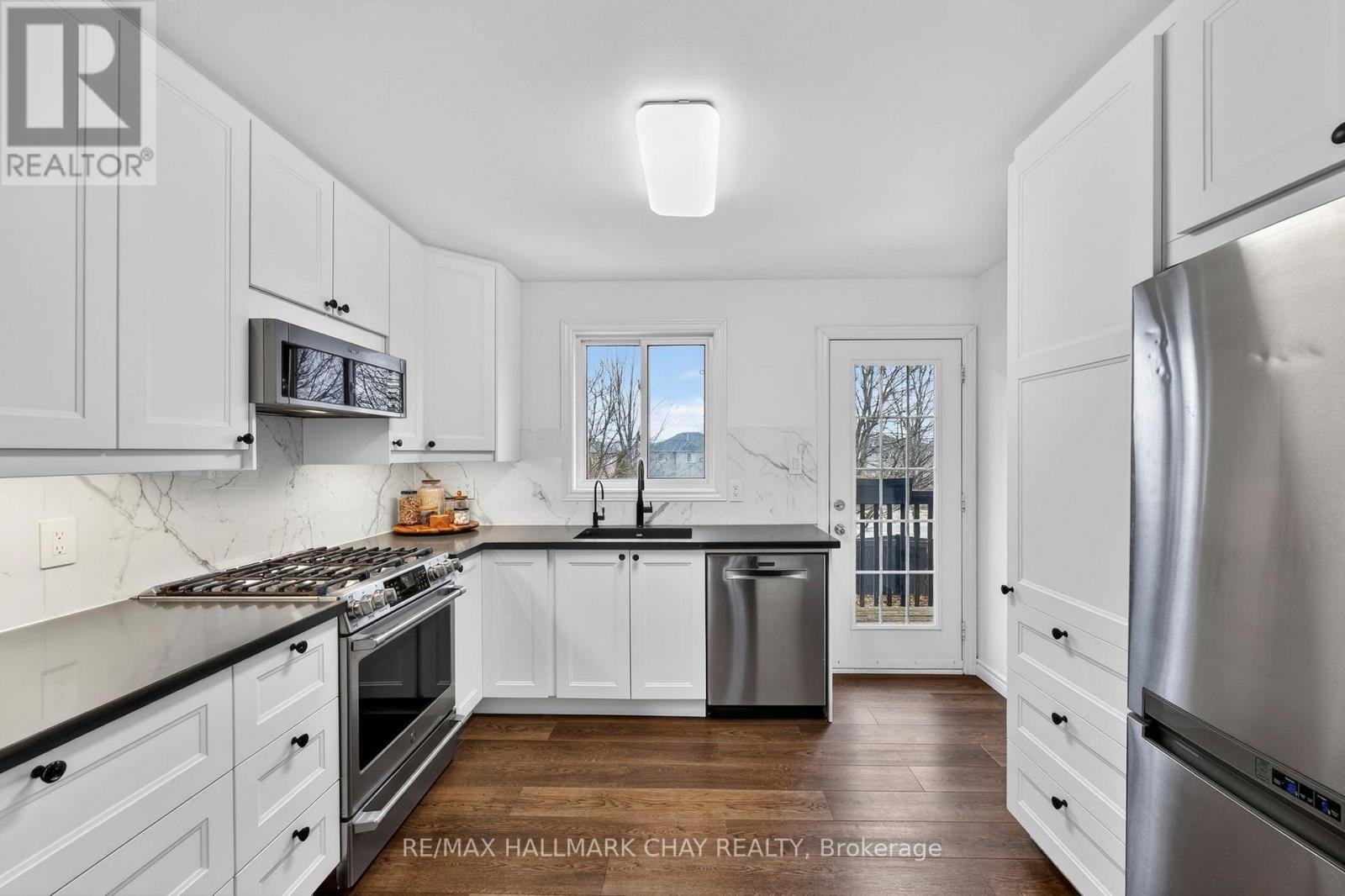 12 Dunnett Drive, Barrie (Ardagh), Ontario  L4N 0H9 - Photo 11 - S12920050