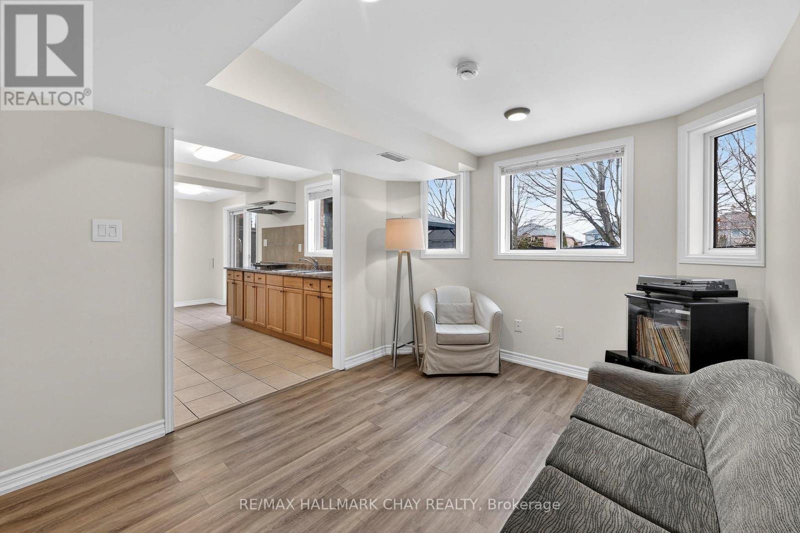 12 Dunnett Drive, Barrie (Ardagh), Ontario  L4N 0H9 - Photo 23 - S12920050