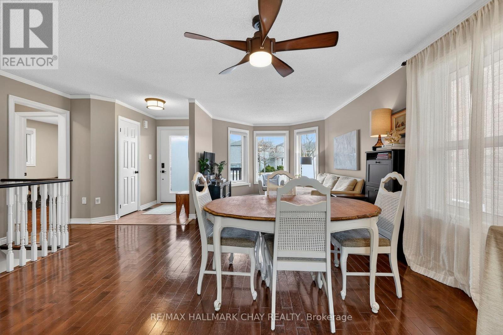 12 Dunnett Drive, Barrie (Ardagh), Ontario  L4N 0H9 - Photo 5 - S12920050