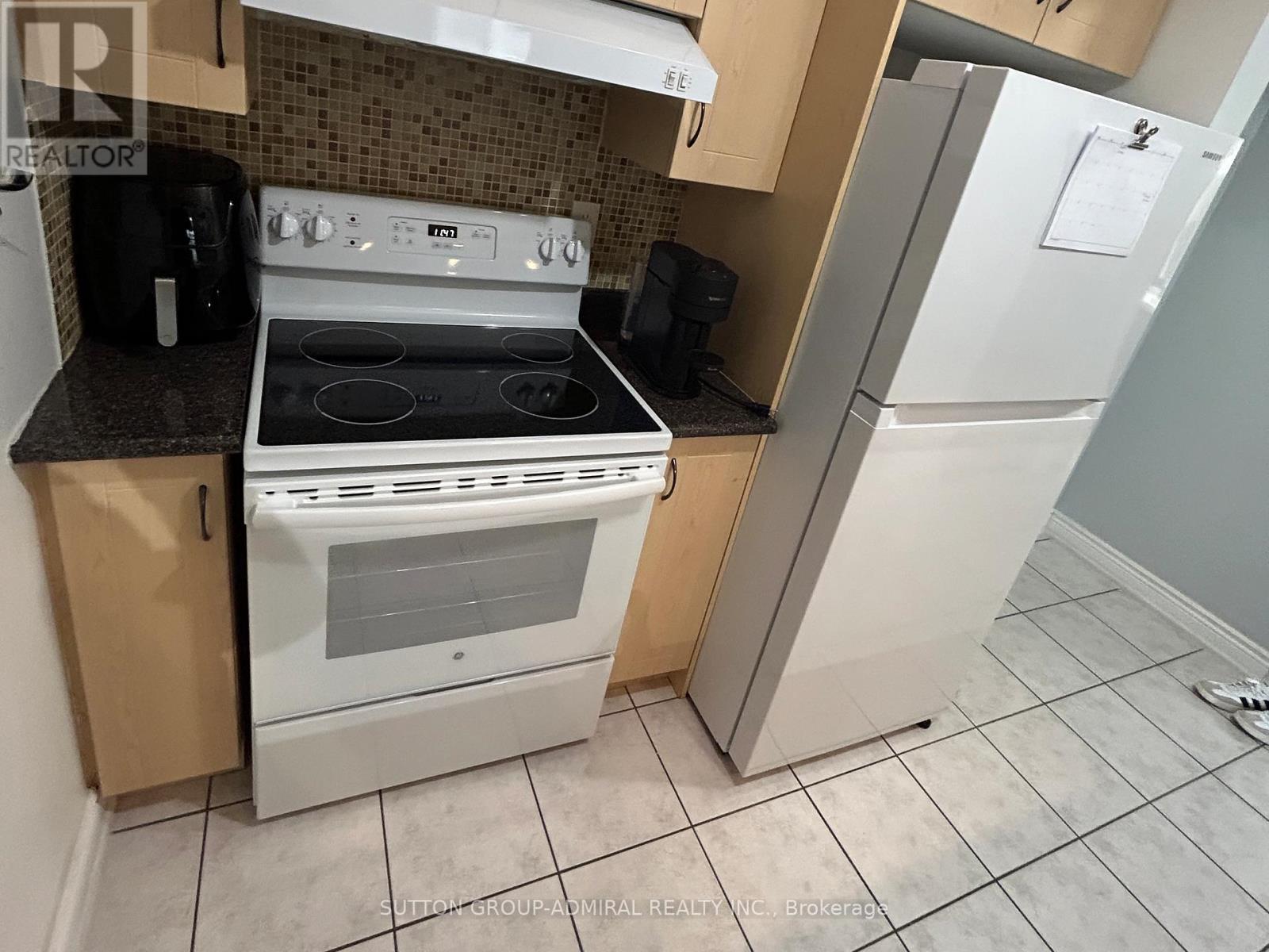 216 - 250 Pine Grove Road, Vaughan, Ontario  L4L 9M6 - Photo 7 - N12919616