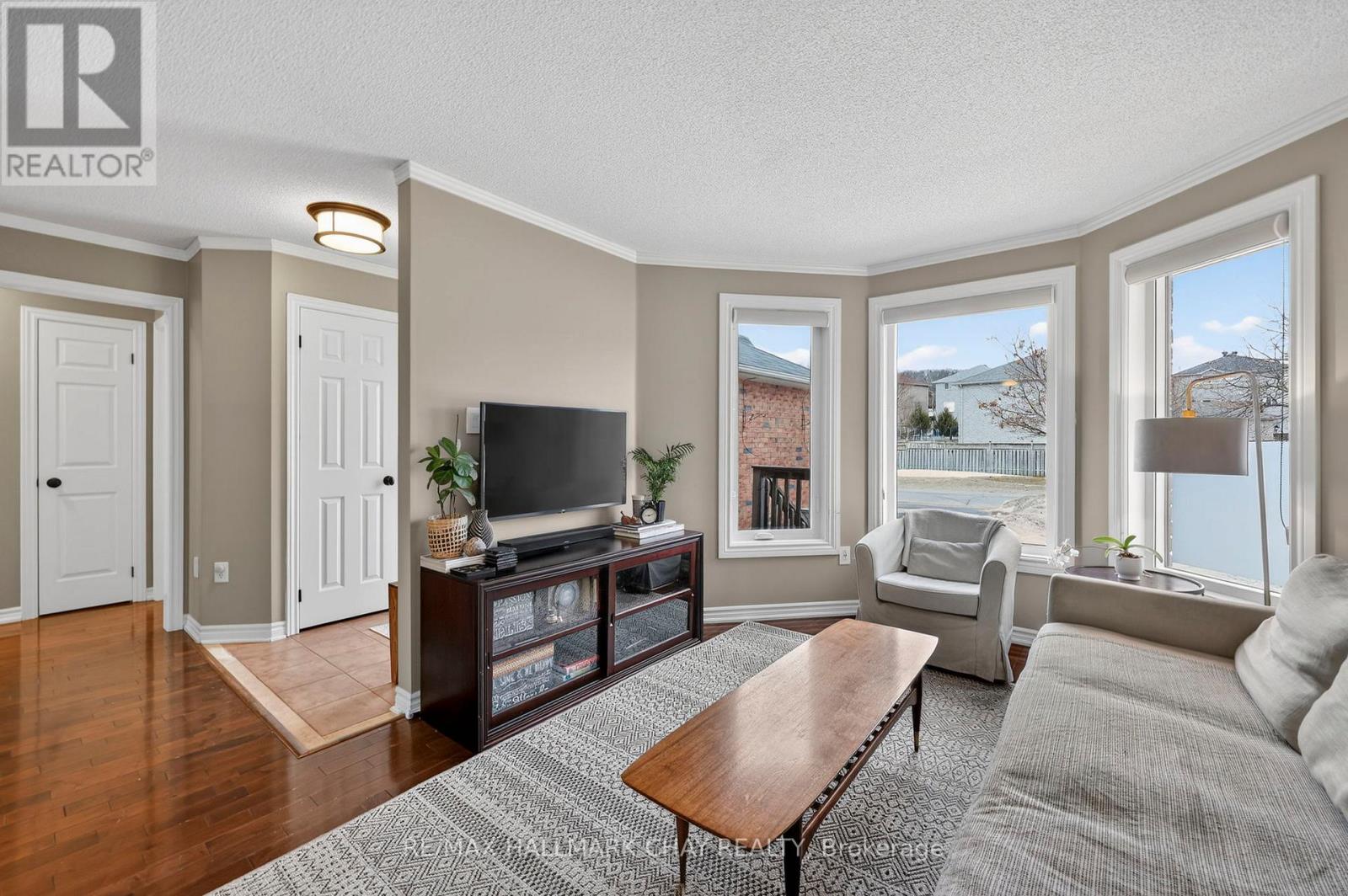 12 Dunnett Drive, Barrie (Ardagh), Ontario  L4N 0H9 - Photo 9 - S12920050