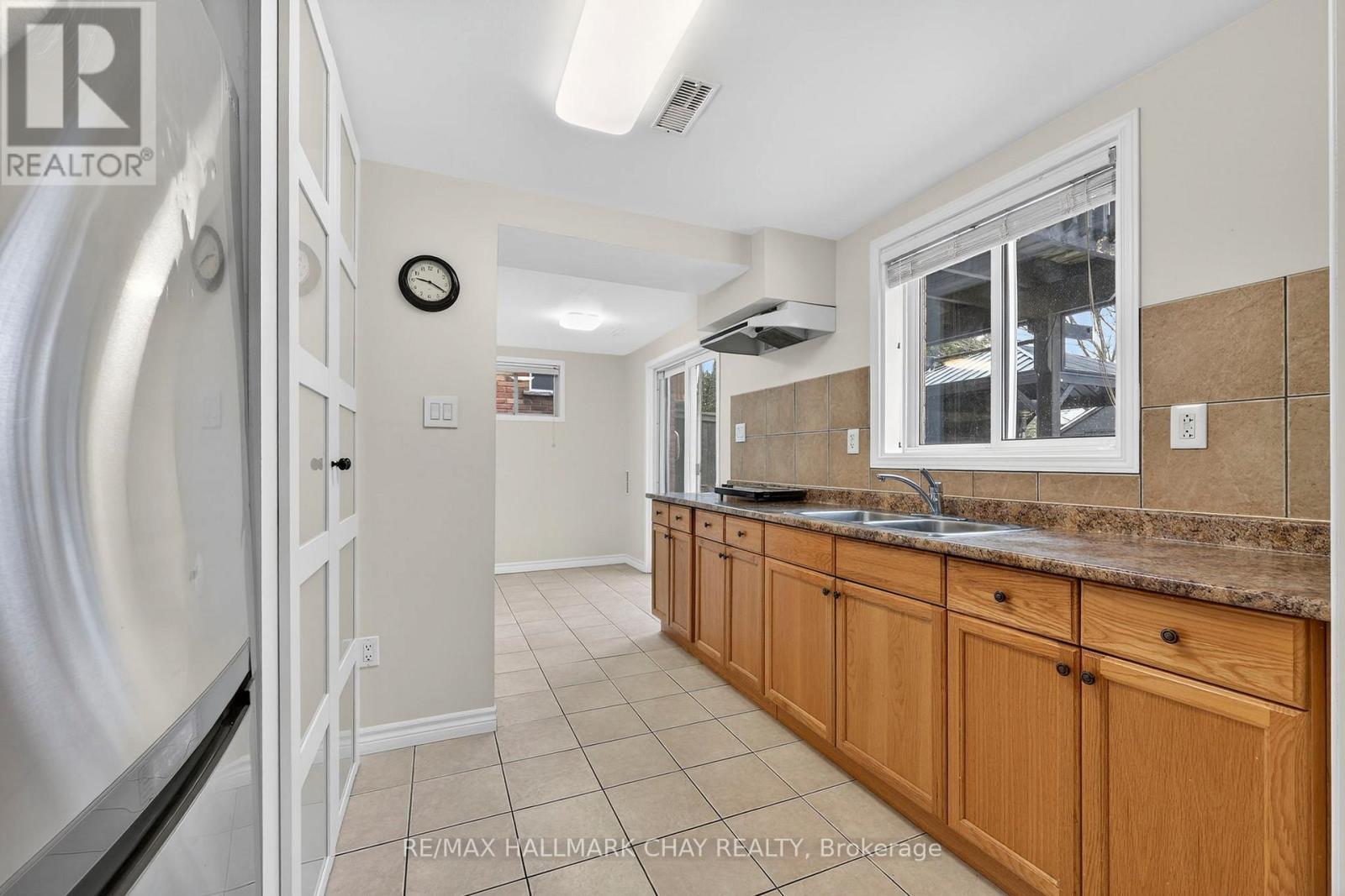 12 Dunnett Drive, Barrie (Ardagh), Ontario  L4N 0H9 - Photo 25 - S12920050