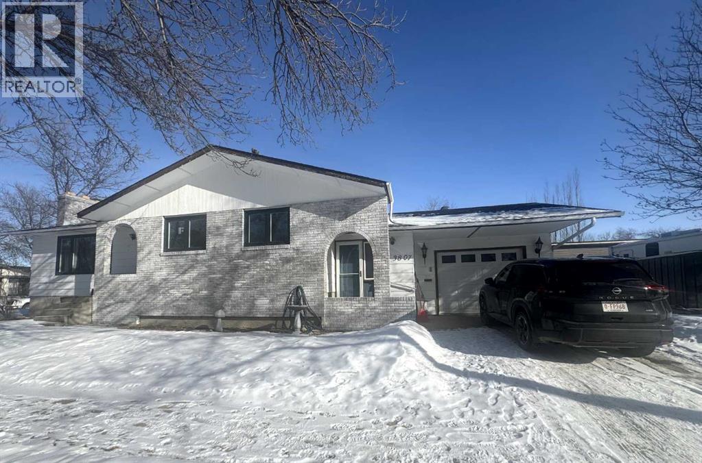 3807 62 Street, Camrose, Alberta  T4V 3B5 - Photo 2 - A2259086