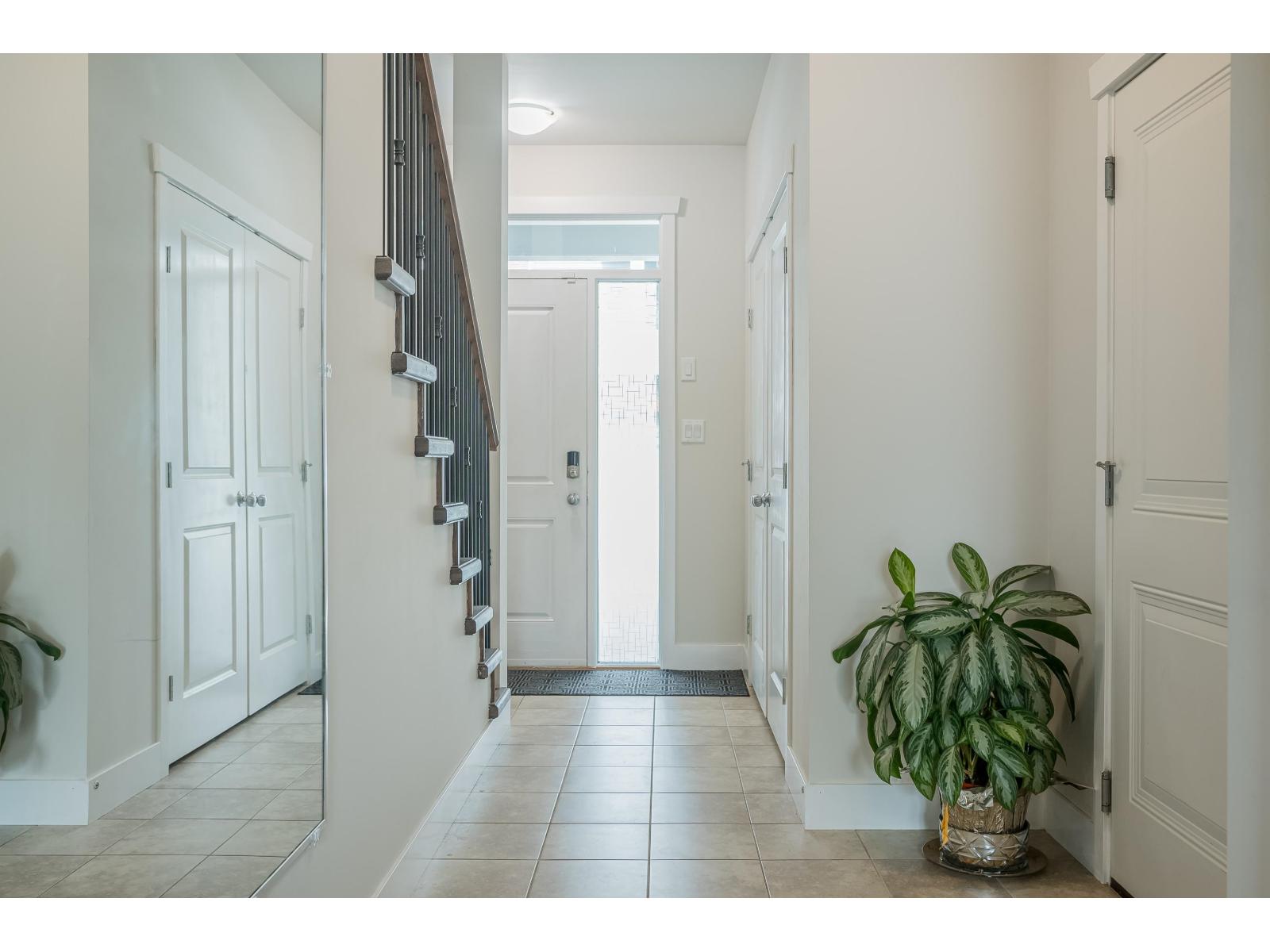 9 34130 Old Yale Road, Abbotsford, British Columbia  V2S 2K5 - Photo 1 - R3094460