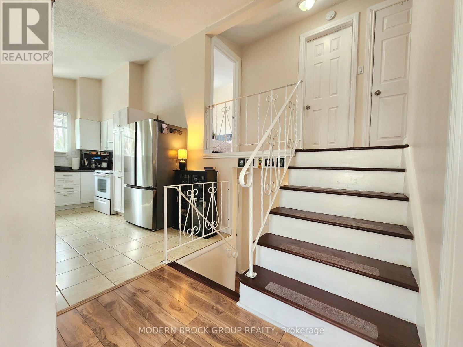 339 Abbott Street, Brockville, Ontario K6V 4B2 - Photo 12 - X12920442