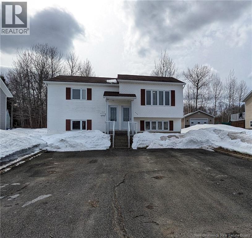 925-927 Victoria Avenue, Bathurst, New Brunswick  E2A 3K1 - Photo 1 - NB135798