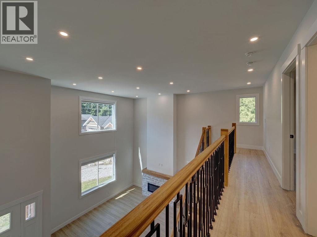 6070-72 Heartwood Place, Sechelt, British Columbia  V7Z 0V6 - Photo 17 - R3103450