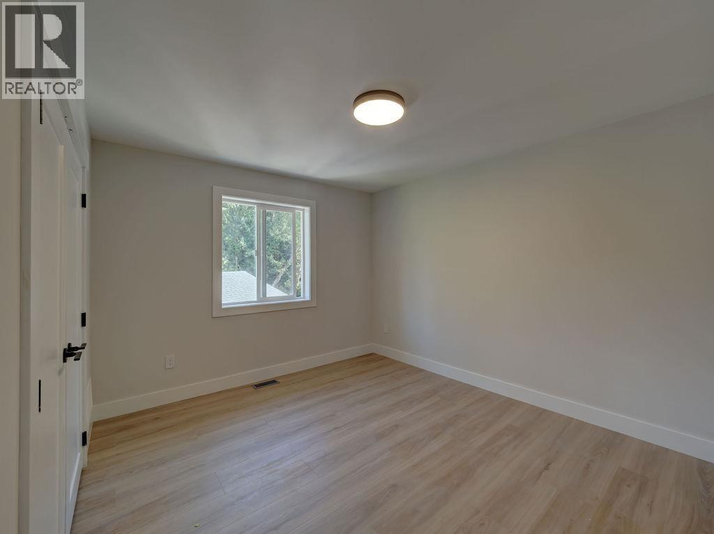 6070-72 Heartwood Place, Sechelt, British Columbia  V7Z 0V6 - Photo 23 - R3103450