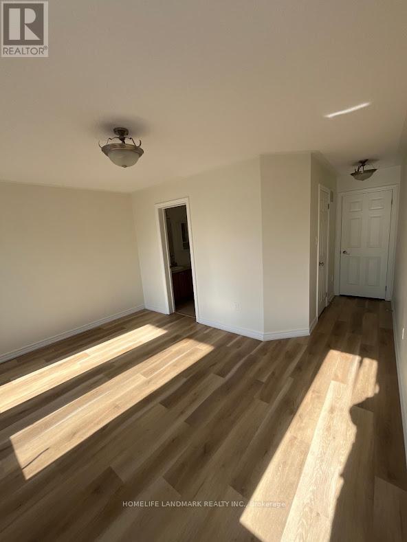 12 Kawneer Terrace, Toronto, Ontario  M1P 0C3 - Photo 5 - E12777900