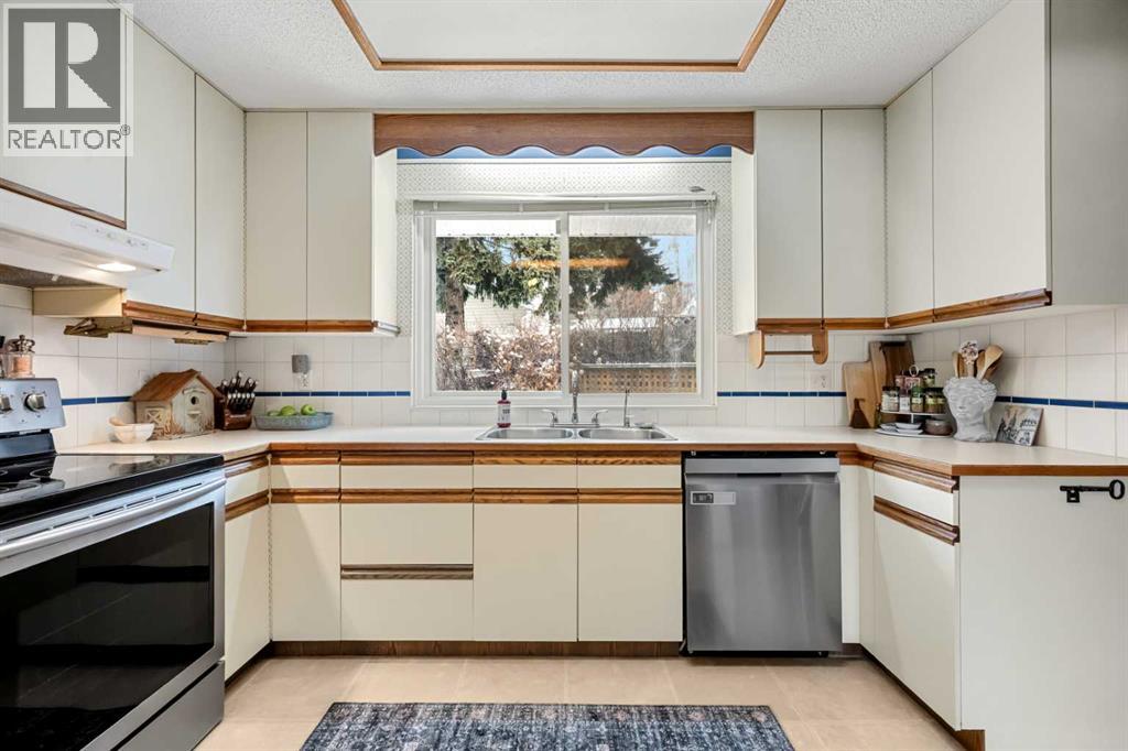 2704 48 Avenue Nw, Calgary, Alberta  T2L 1C3 - Photo 21 - A2292210