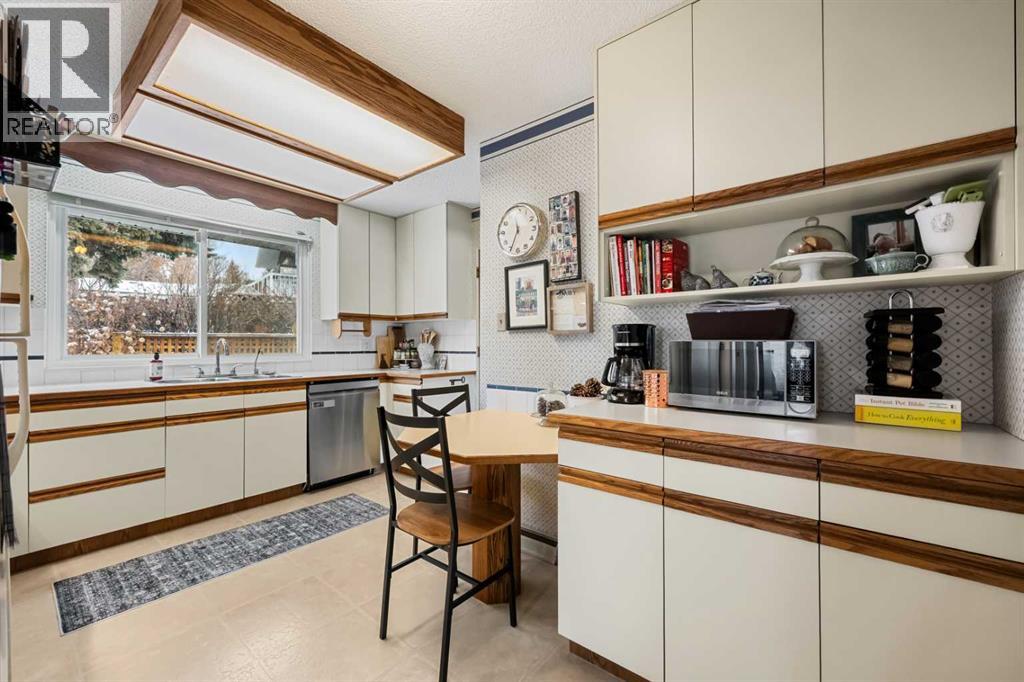 2704 48 Avenue Nw, Calgary, Alberta  T2L 1C3 - Photo 23 - A2292210