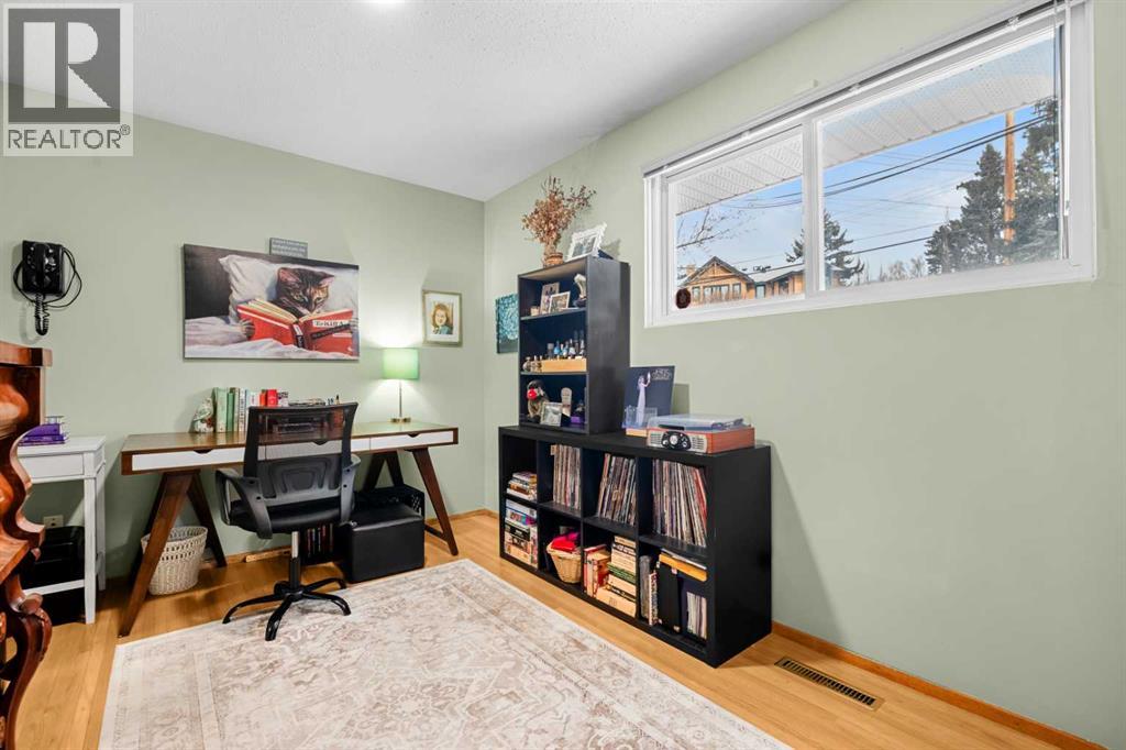 2704 48 Avenue Nw, Calgary, Alberta  T2L 1C3 - Photo 26 - A2292210