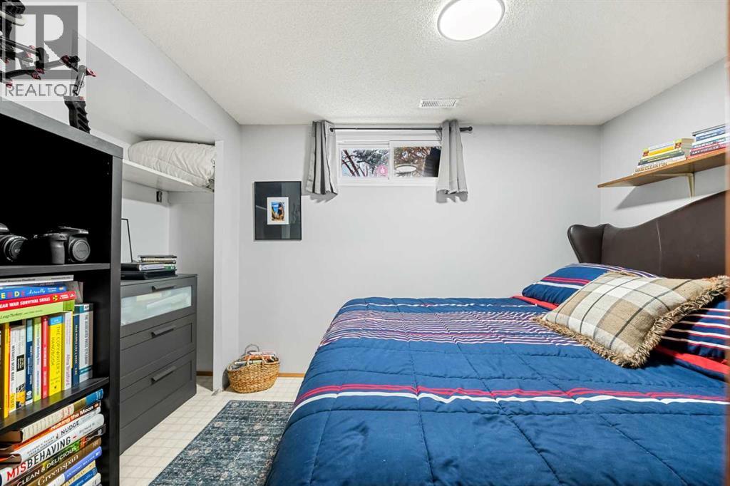 2704 48 Avenue Nw, Calgary, Alberta  T2L 1C3 - Photo 39 - A2292210