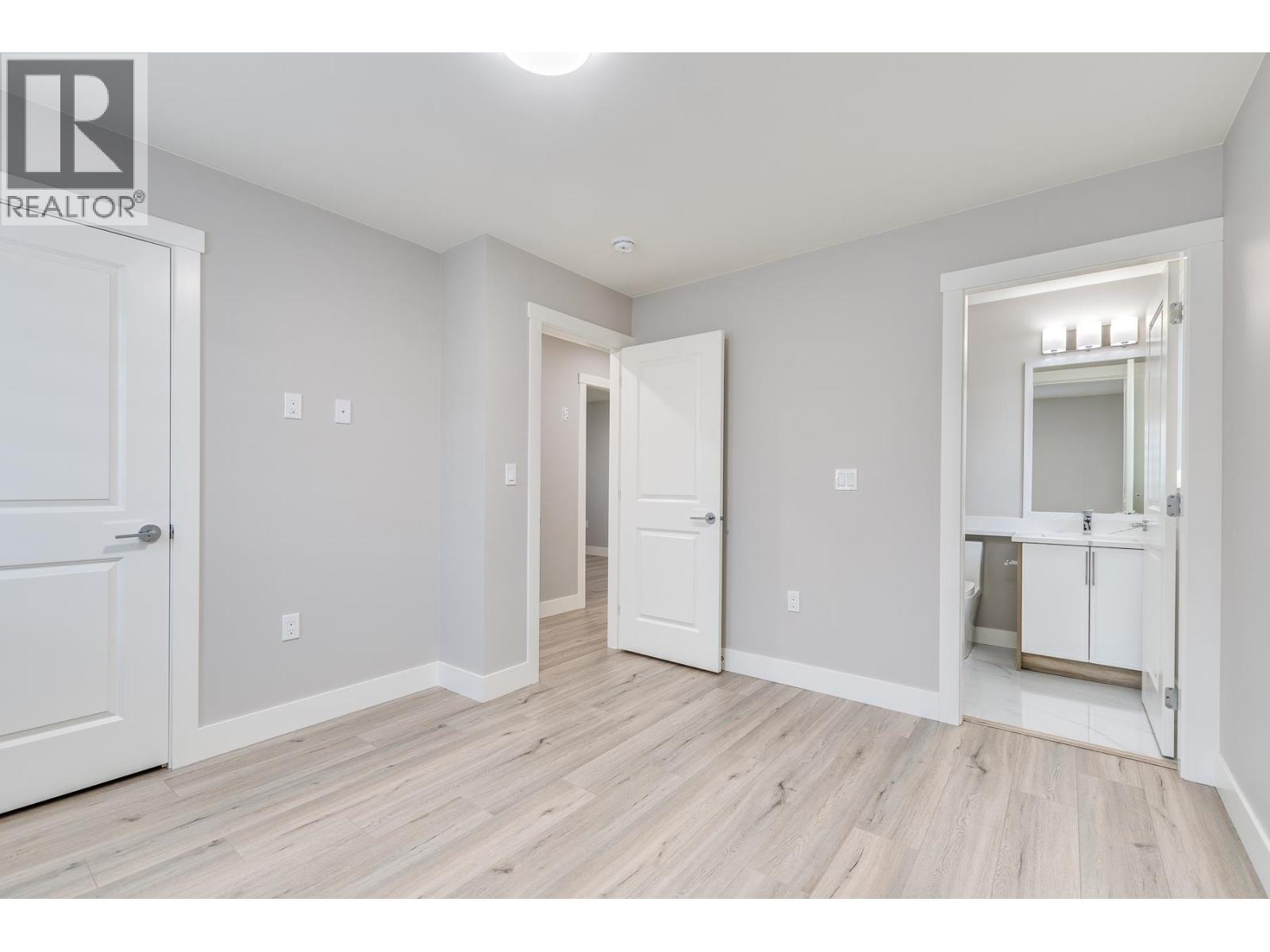 3427 Victoria Drive, Coquitlam, British Columbia  V3B 2V5 - Photo 25 - R3103519