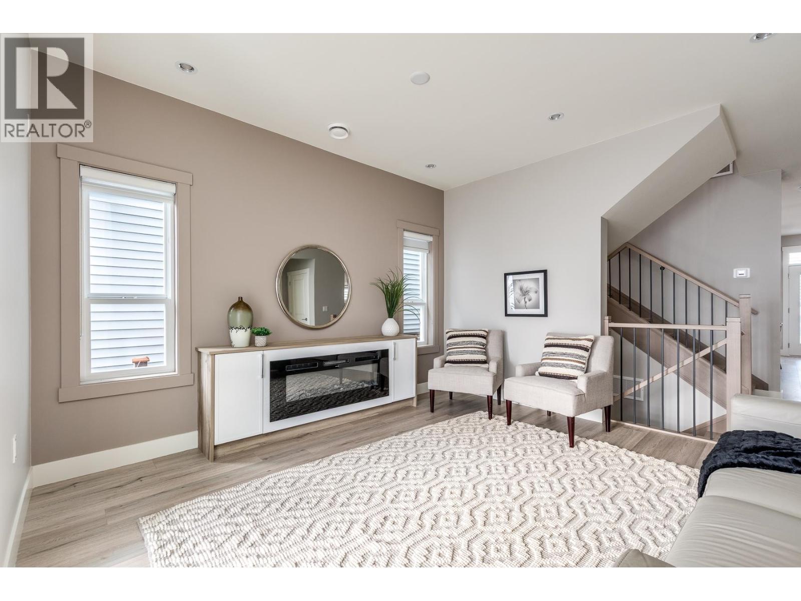 3427 Victoria Drive, Coquitlam, British Columbia  V3B 2V5 - Photo 4 - R3103519