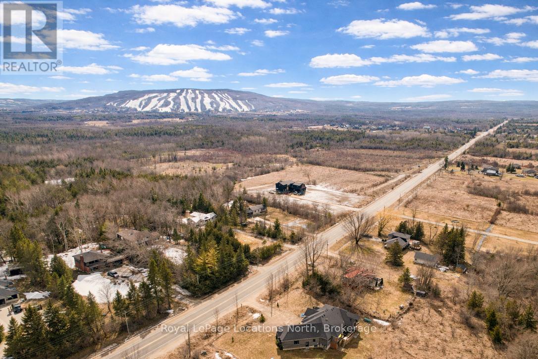 1029 Sixth Street, Collingwood, Ontario  L9Y 3Y9 - Photo 2 - S12920466