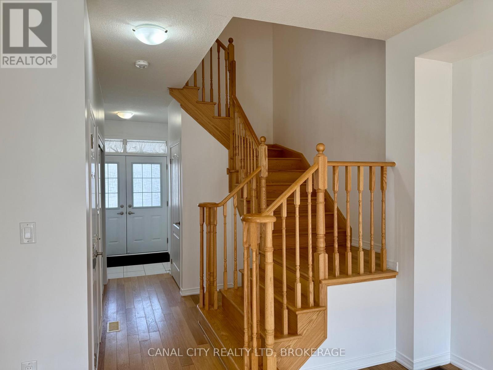 51 Esther Crescent, Thorold, Ontario  L3B 0G3 - Photo 11 - X12920502