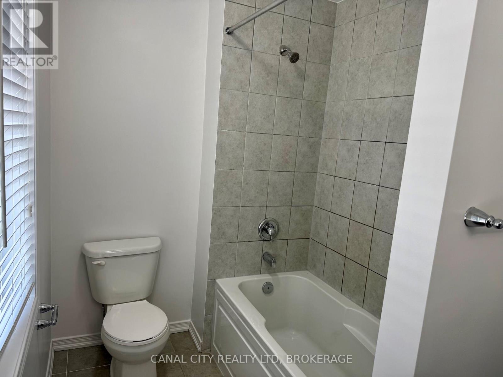 51 Esther Crescent, Thorold, Ontario  L3B 0G3 - Photo 21 - X12920502