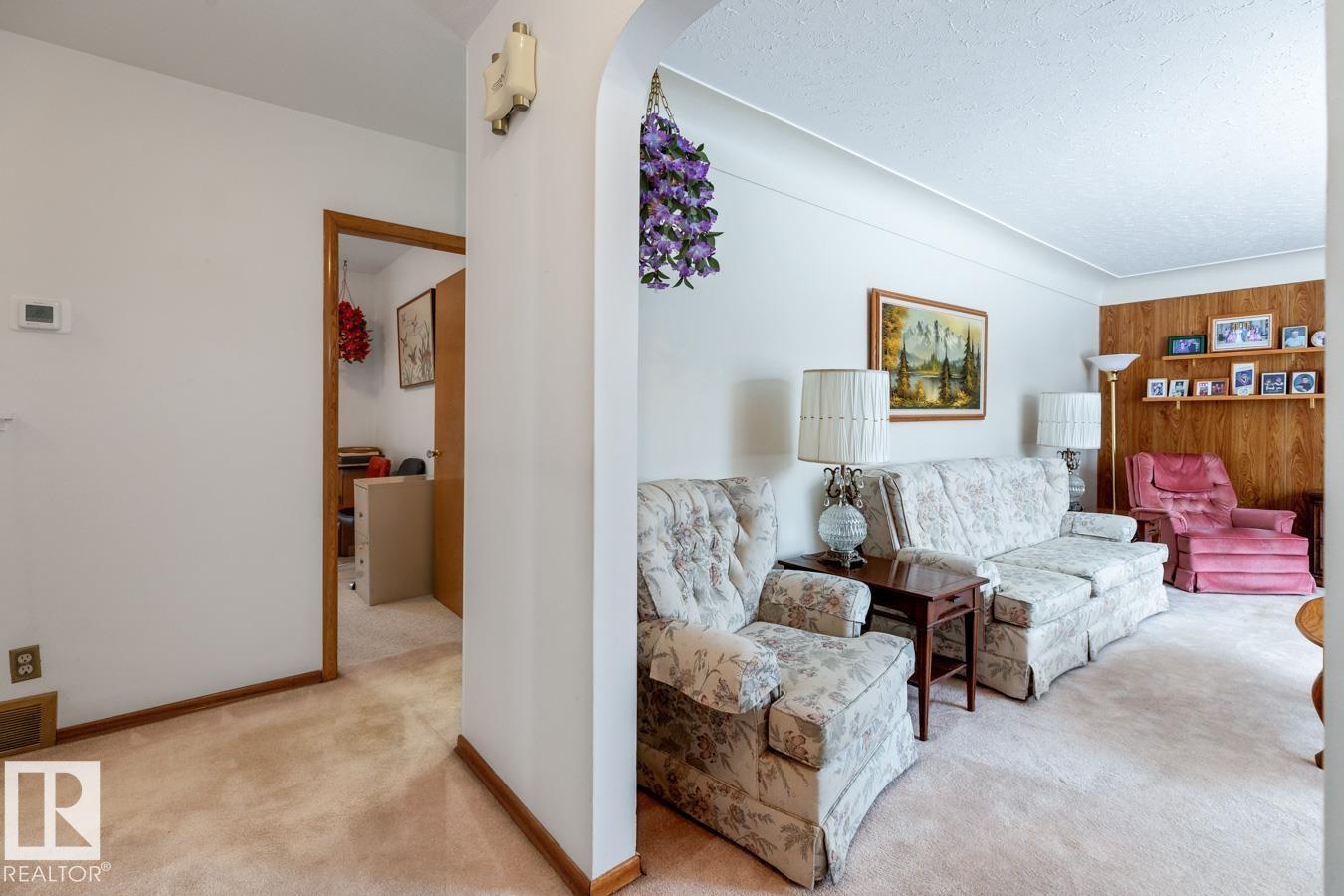 9280 77 St Nw, Edmonton, Alberta  T6C 2M1 - Photo 2 - E4478986