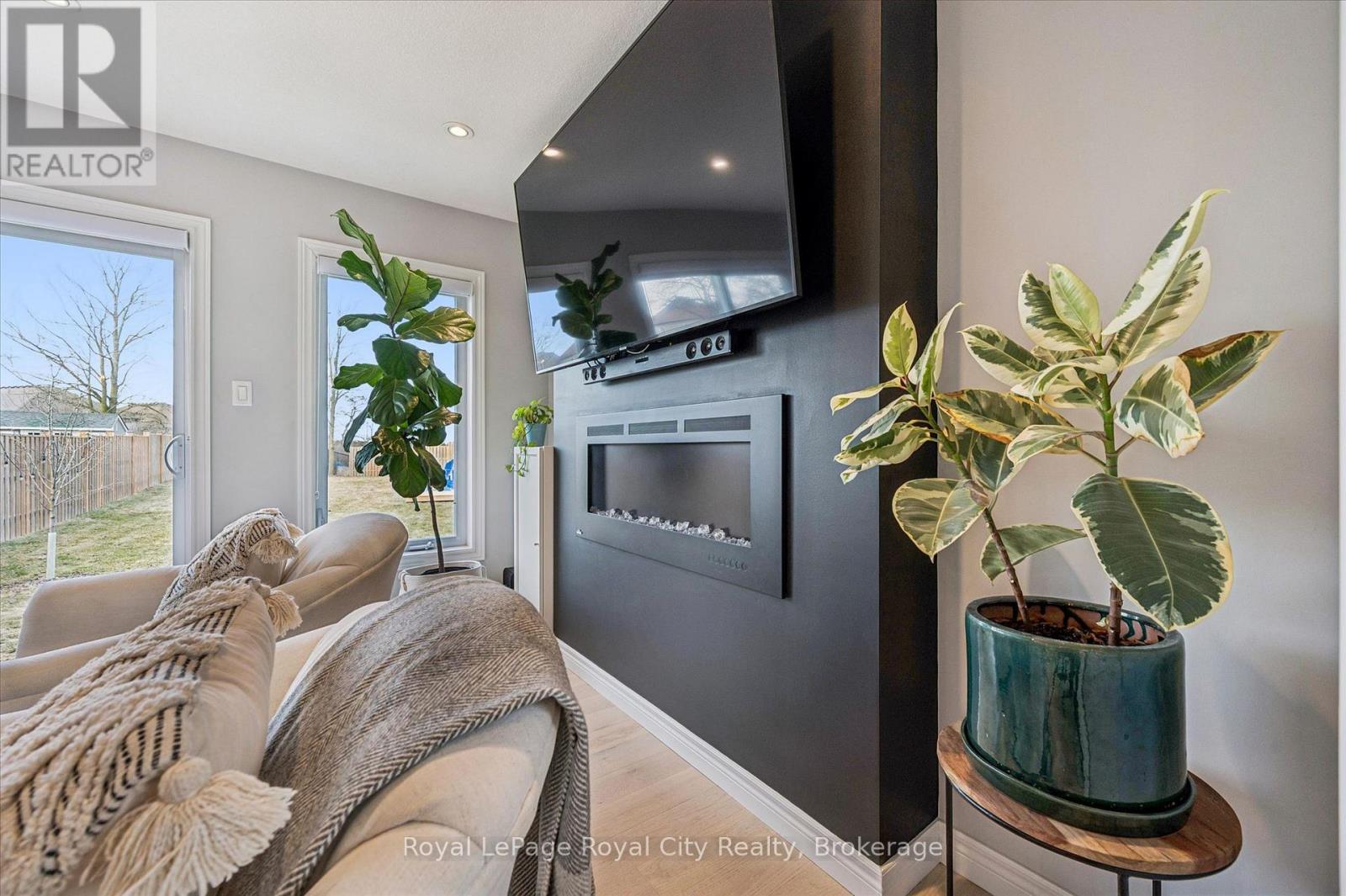 82 John Brabson Crescent, Guelph, Ontario  N1G 0G7 - Photo 12 - X12920426