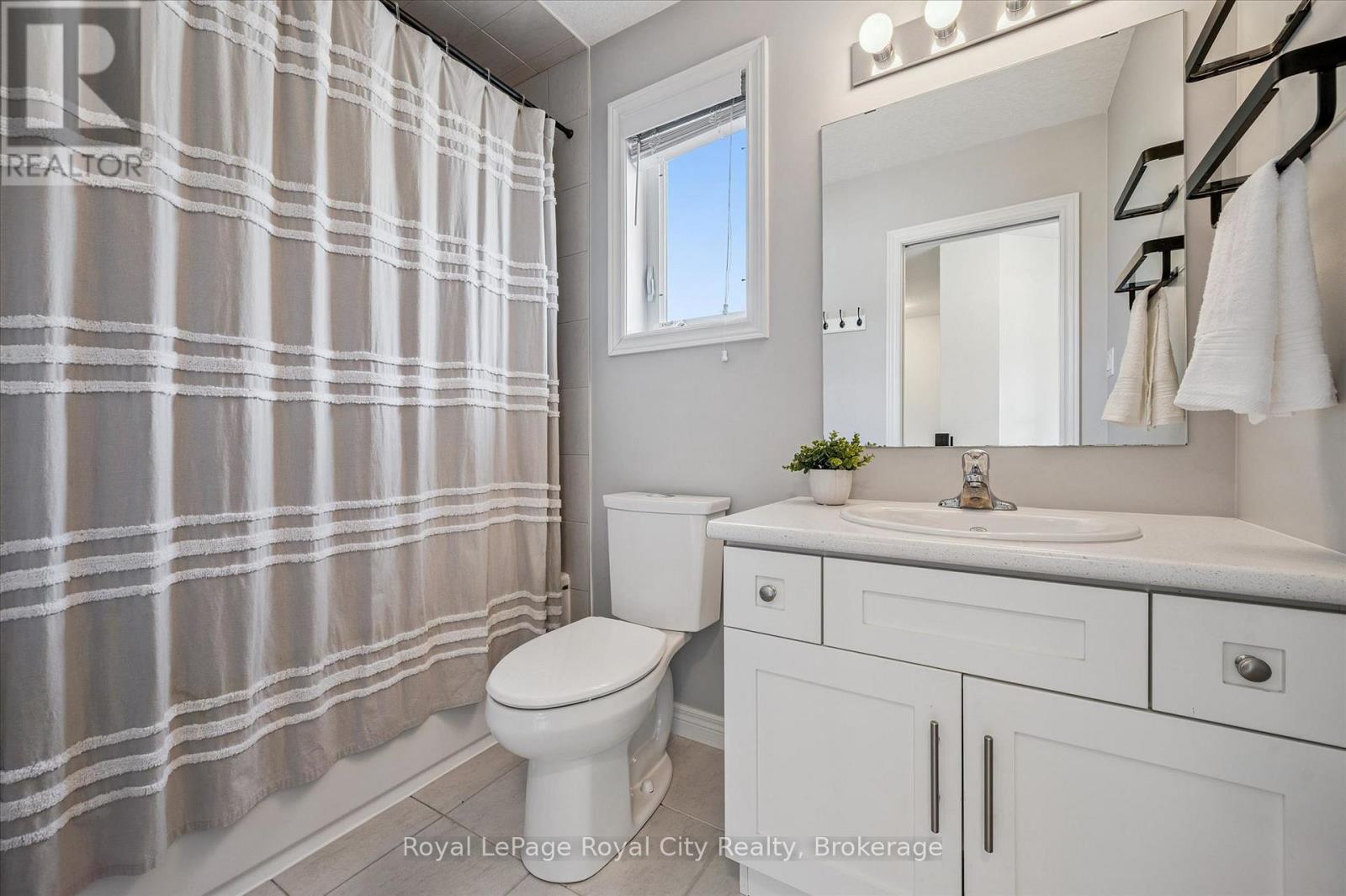 82 John Brabson Crescent, Guelph, Ontario  N1G 0G7 - Photo 26 - X12920426