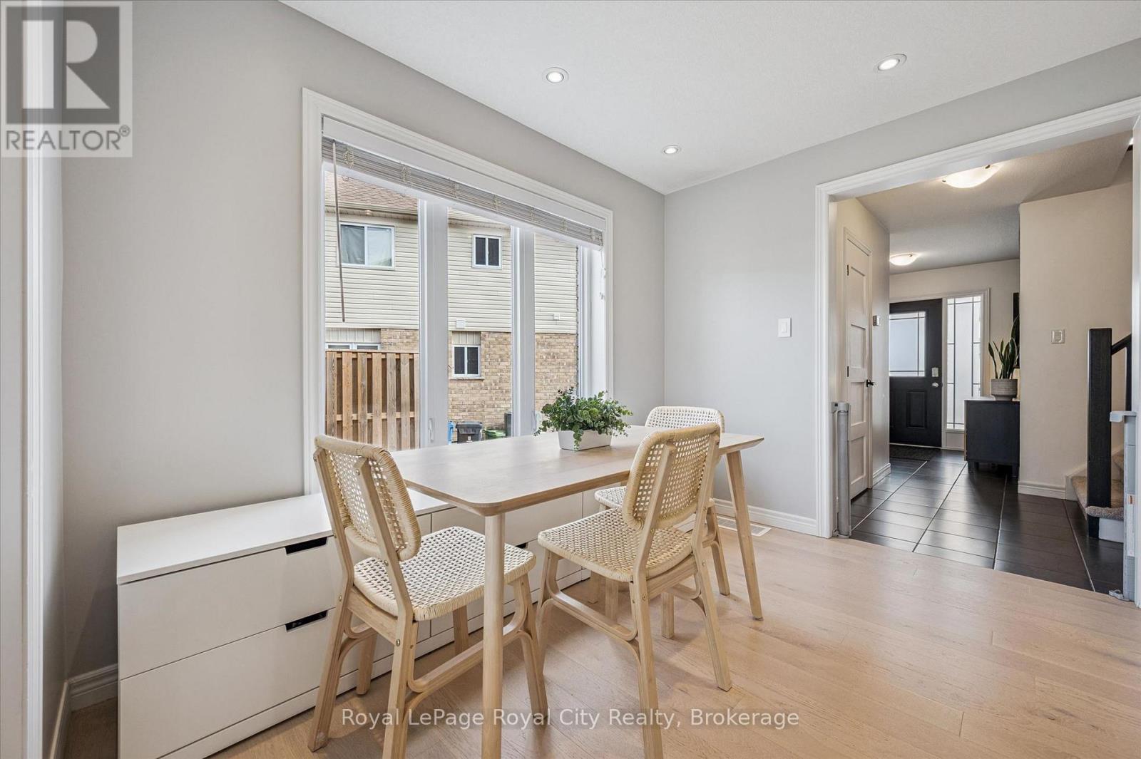 82 John Brabson Crescent, Guelph, Ontario  N1G 0G7 - Photo 4 - X12920426