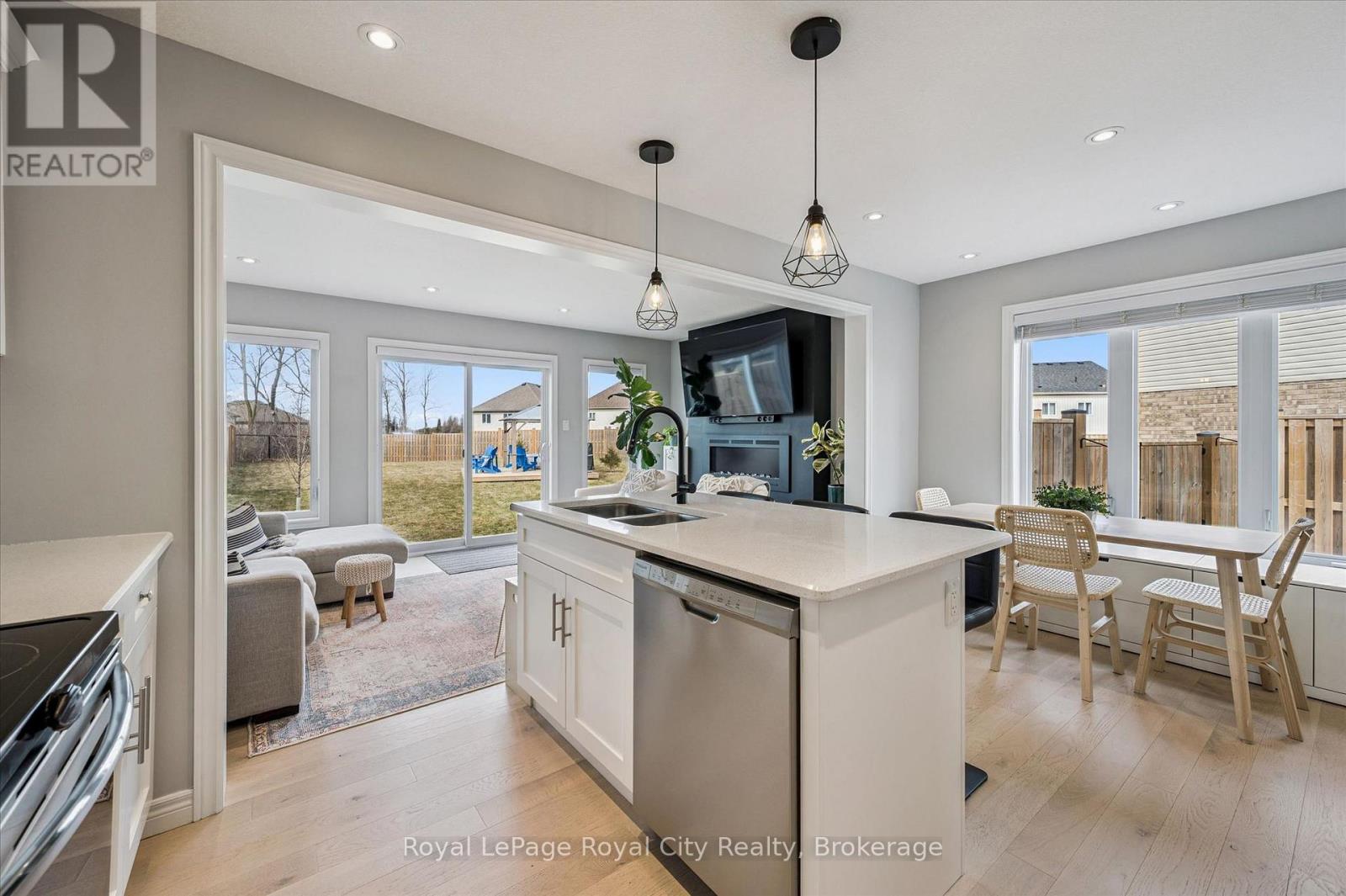 82 John Brabson Crescent, Guelph, Ontario  N1G 0G7 - Photo 7 - X12920426