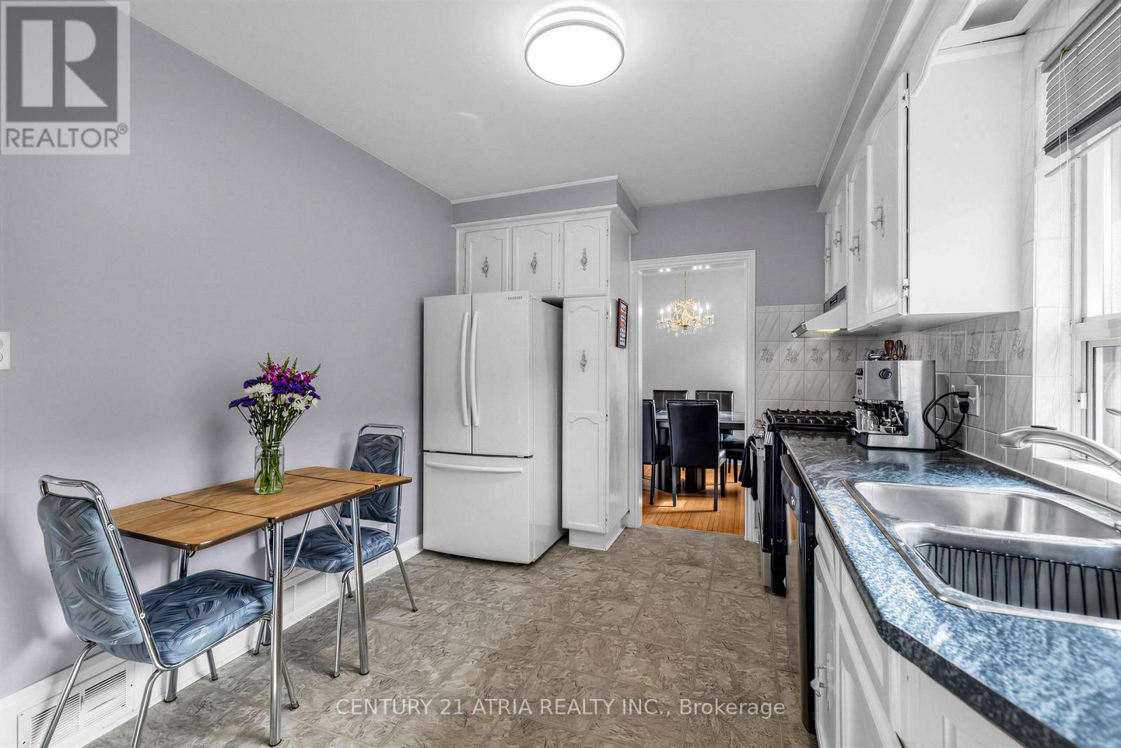 7 Rockport Crescent, Richmond Hill, Ontario  L4C 2L5 - Photo 13 - N12912074