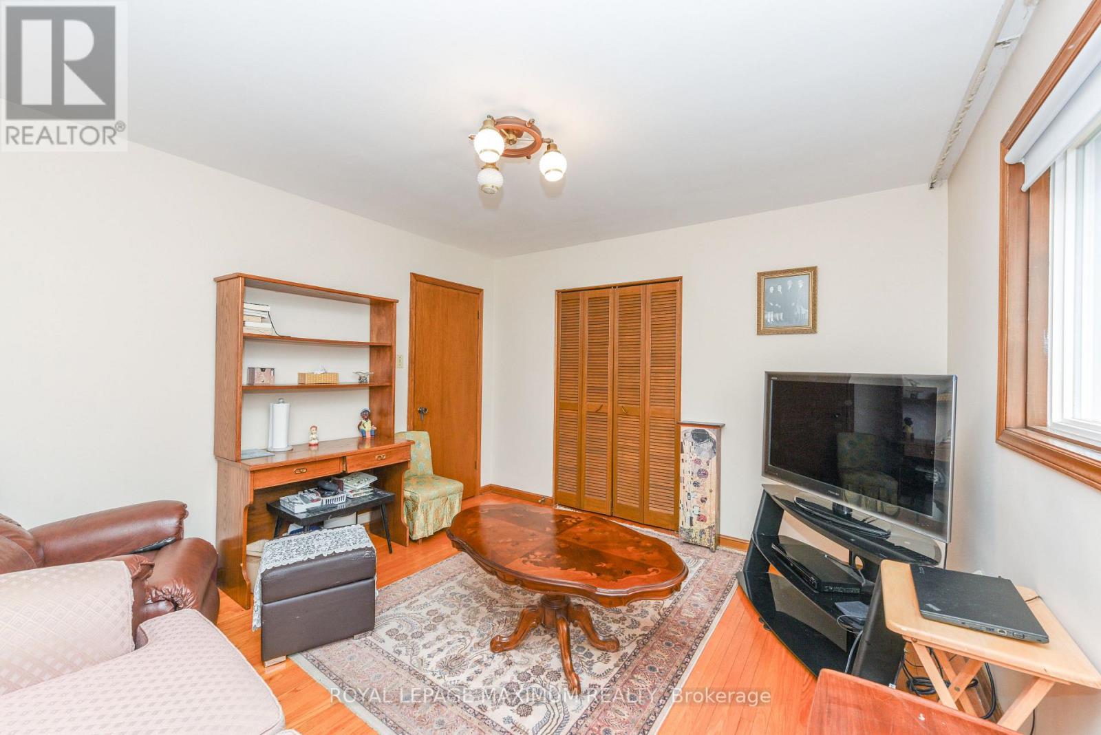 78 Roxaline Street, Toronto, Ontario  M9P 2Z2 - Photo 11 - W12913394