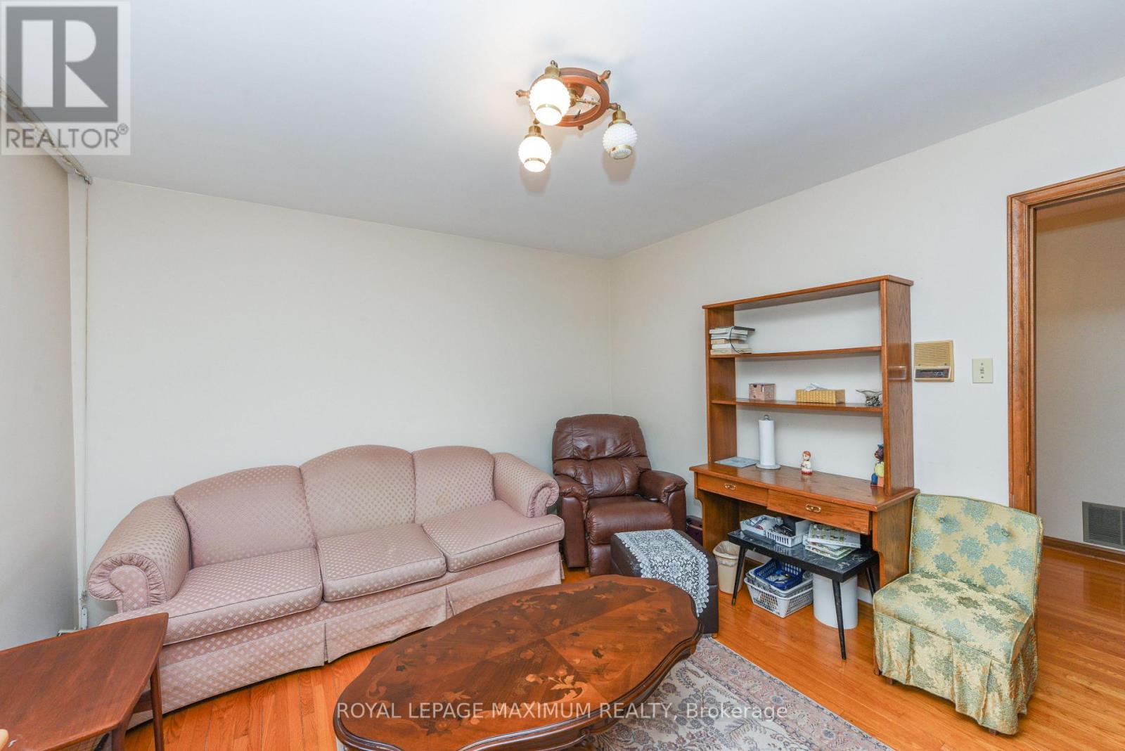 78 Roxaline Street, Toronto, Ontario  M9P 2Z2 - Photo 10 - W12913394