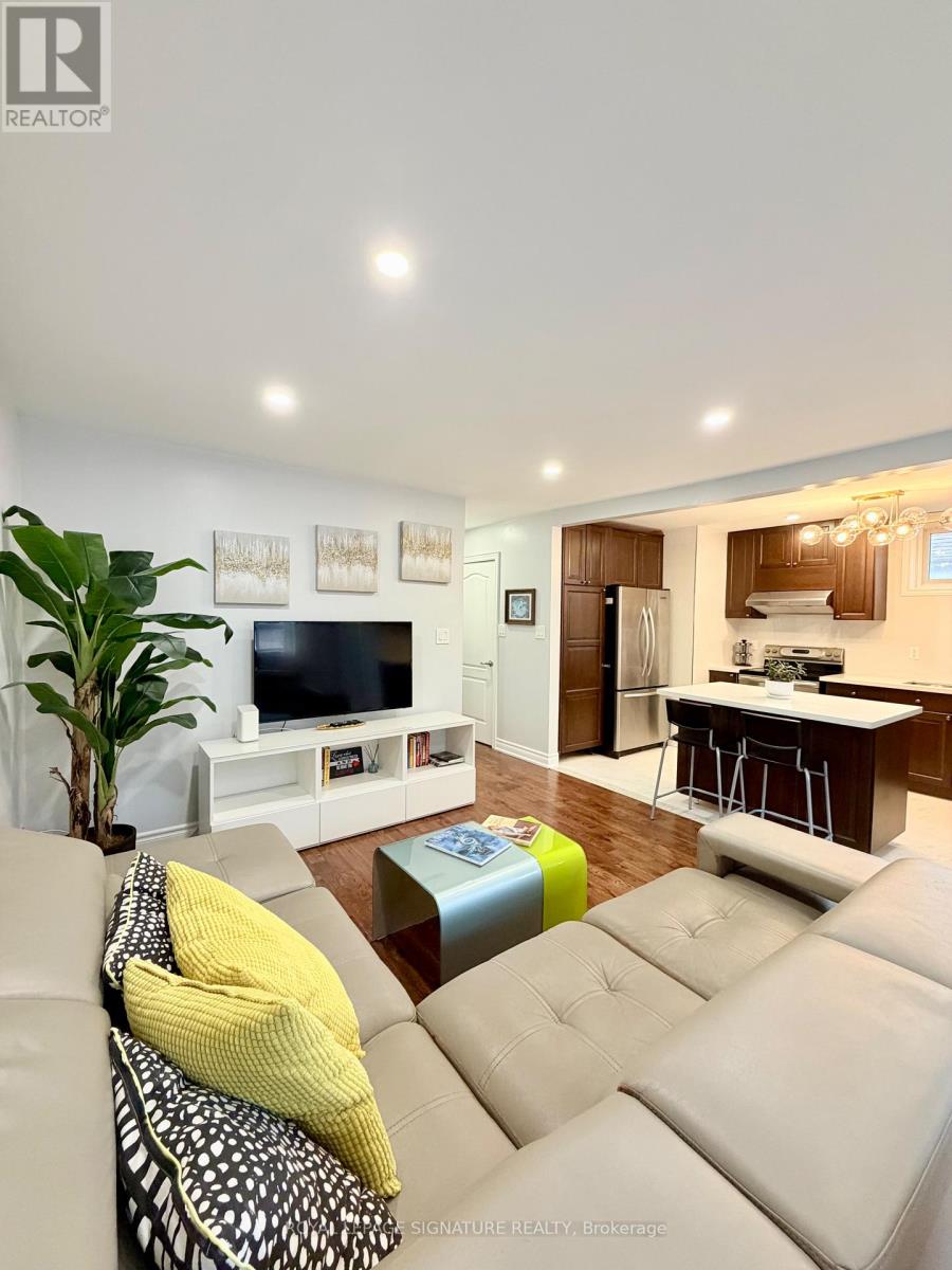 67 South Kingsway, Toronto, Ontario  M6S 3T4 - Photo 16 - W12920294