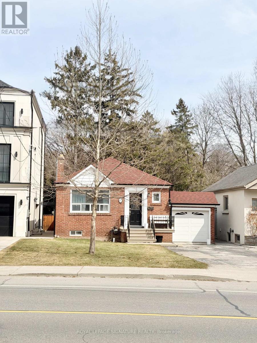 67 South Kingsway, Toronto, Ontario  M6S 3T4 - Photo 2 - W12920294