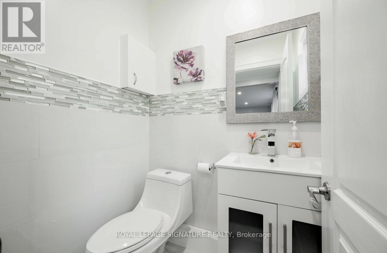 67 South Kingsway, Toronto, Ontario  M6S 3T4 - Photo 37 - W12920294