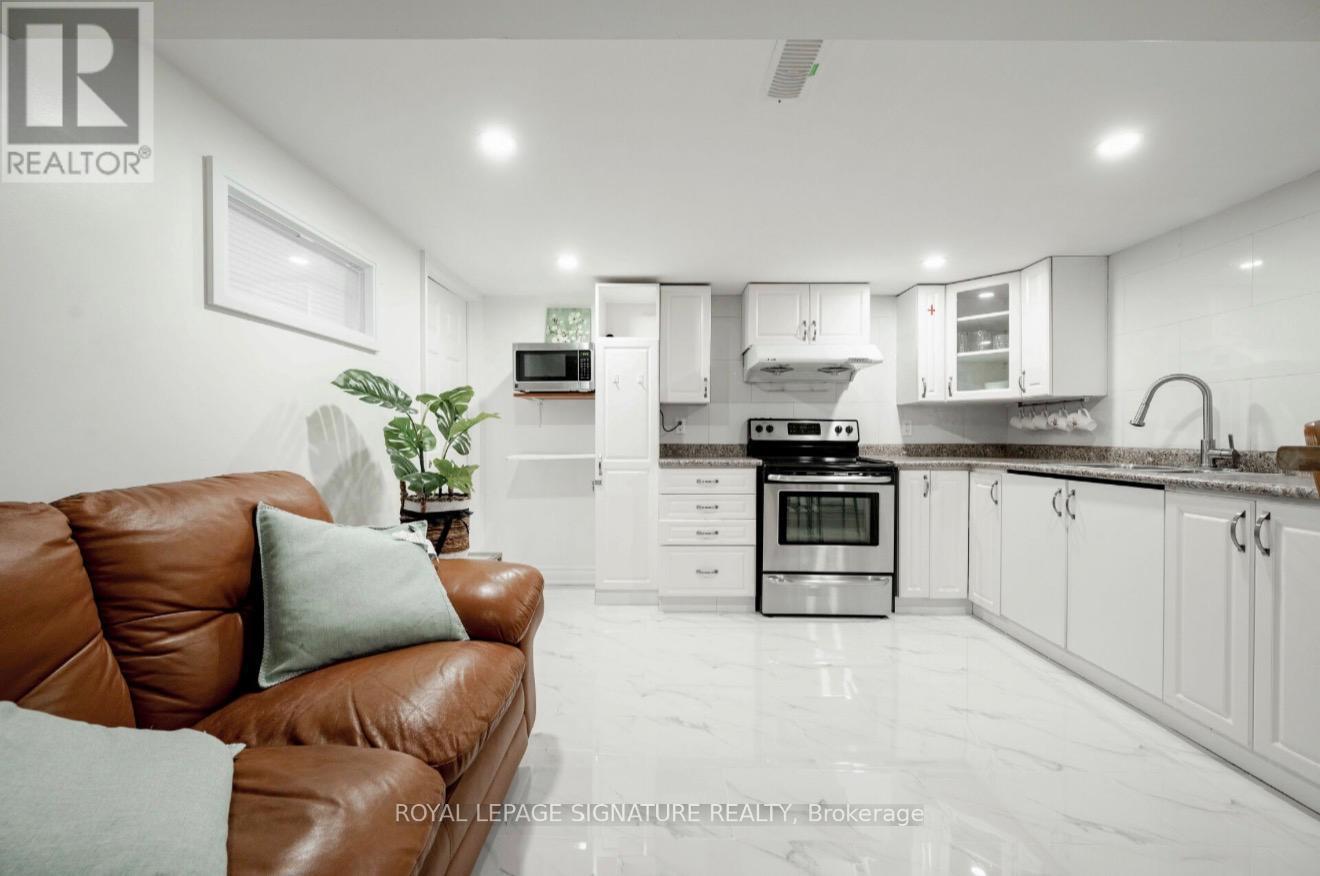 67 South Kingsway, Toronto, Ontario  M6S 3T4 - Photo 40 - W12920294