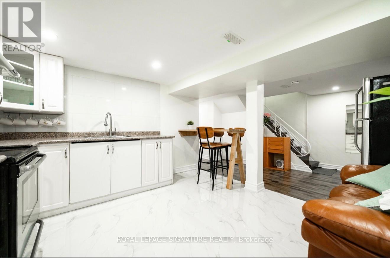 67 South Kingsway, Toronto, Ontario  M6S 3T4 - Photo 41 - W12920294