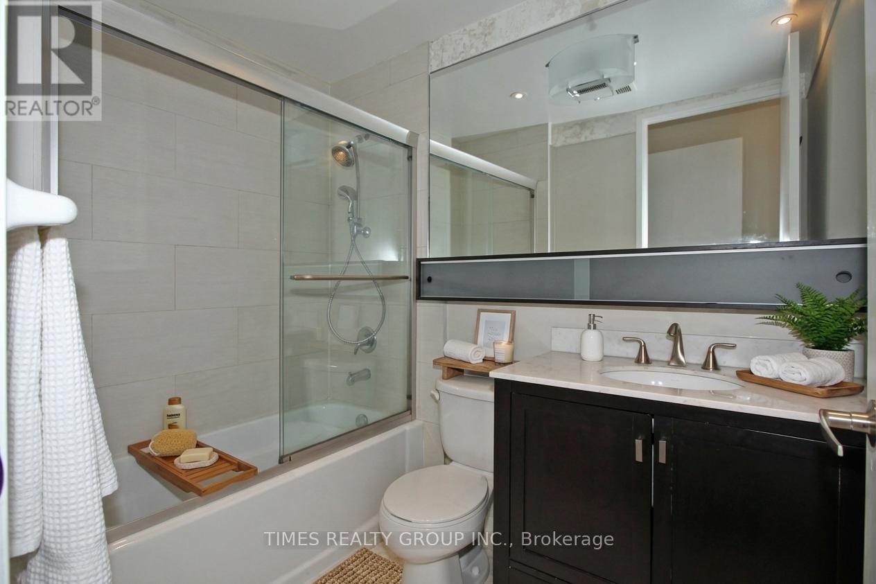 1605 - 85 Bloor Street E, Toronto, Ontario  M4W 3Y1 - Photo 8 - C12920368