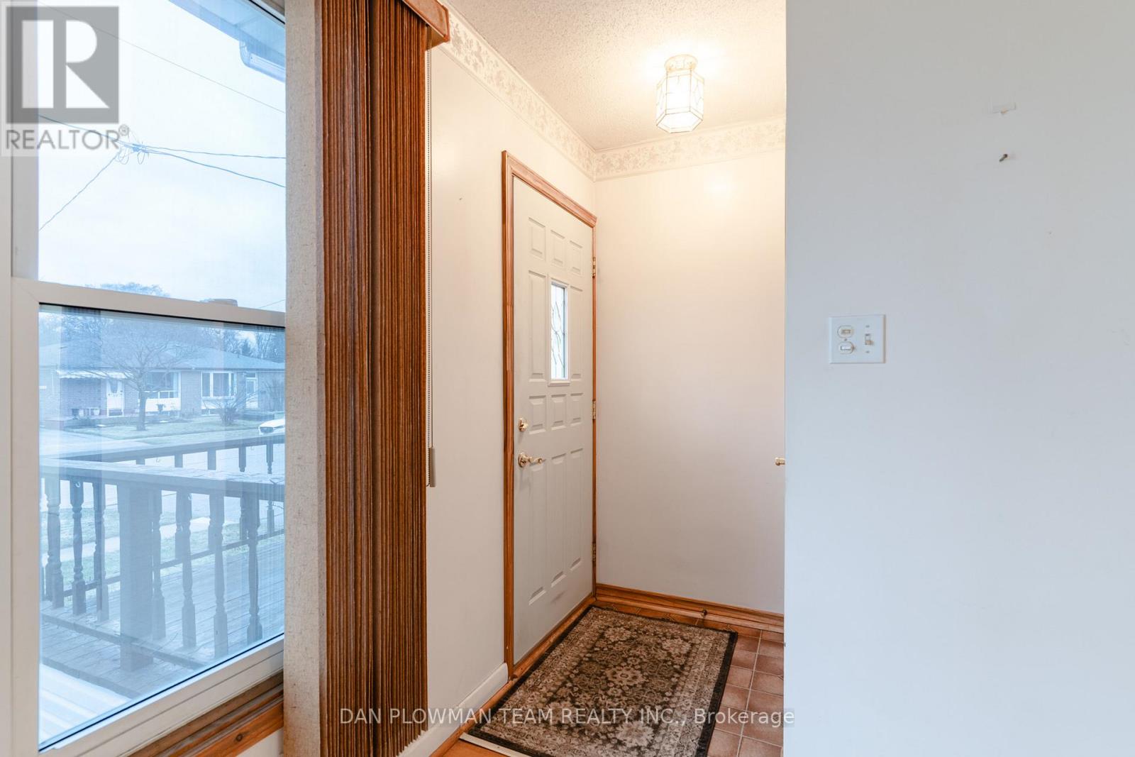 313 Dovedale Drive, Whitby, Ontario  L1N 1Z8 - Photo 6 - E12920514